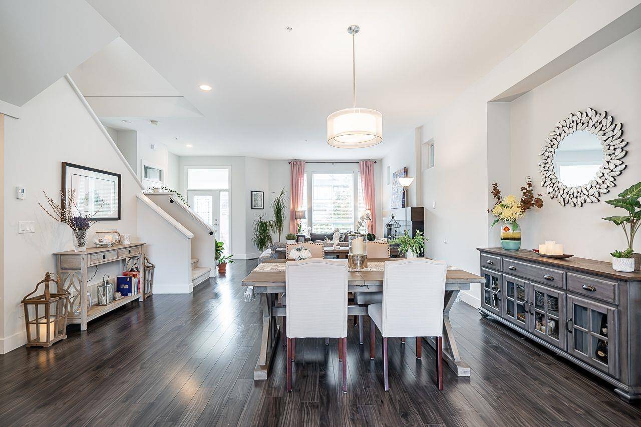 Maple Ridge, BC V2W 0H8,10489 Robertson ST