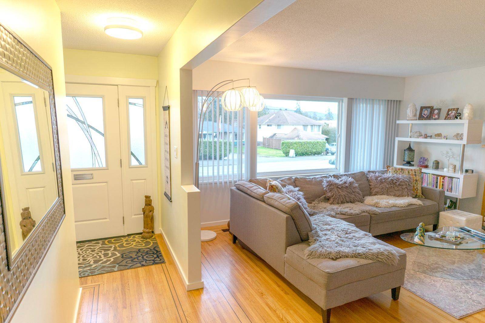 Maple Ridge, BC V2X 3V1,21776 Mountainview CRES