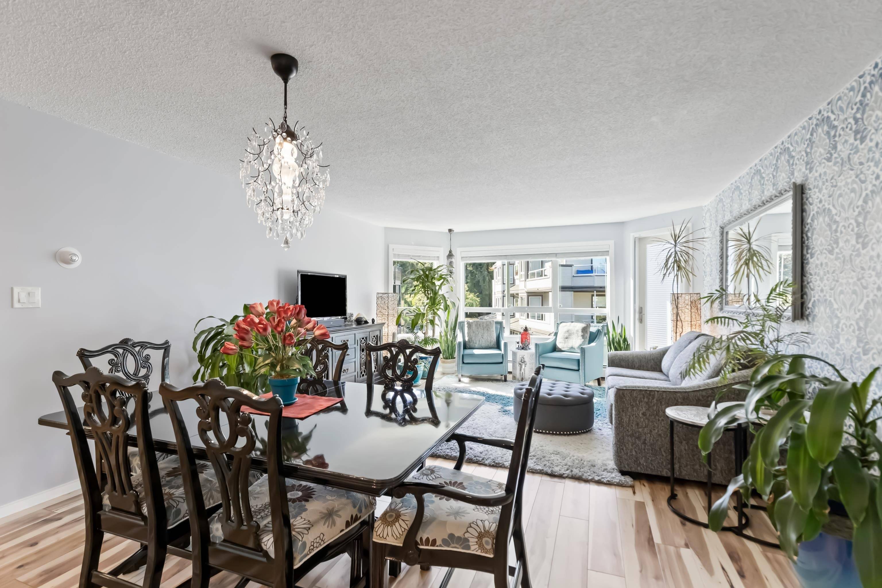 Surrey, BC V4A 9C2,1830 E Southmere CRES #203