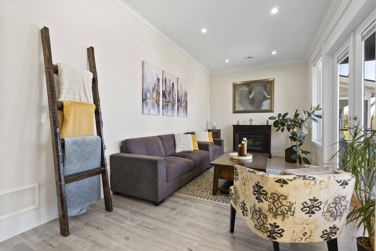 Surrey, BC V3S 2X1,14938 63 AVE