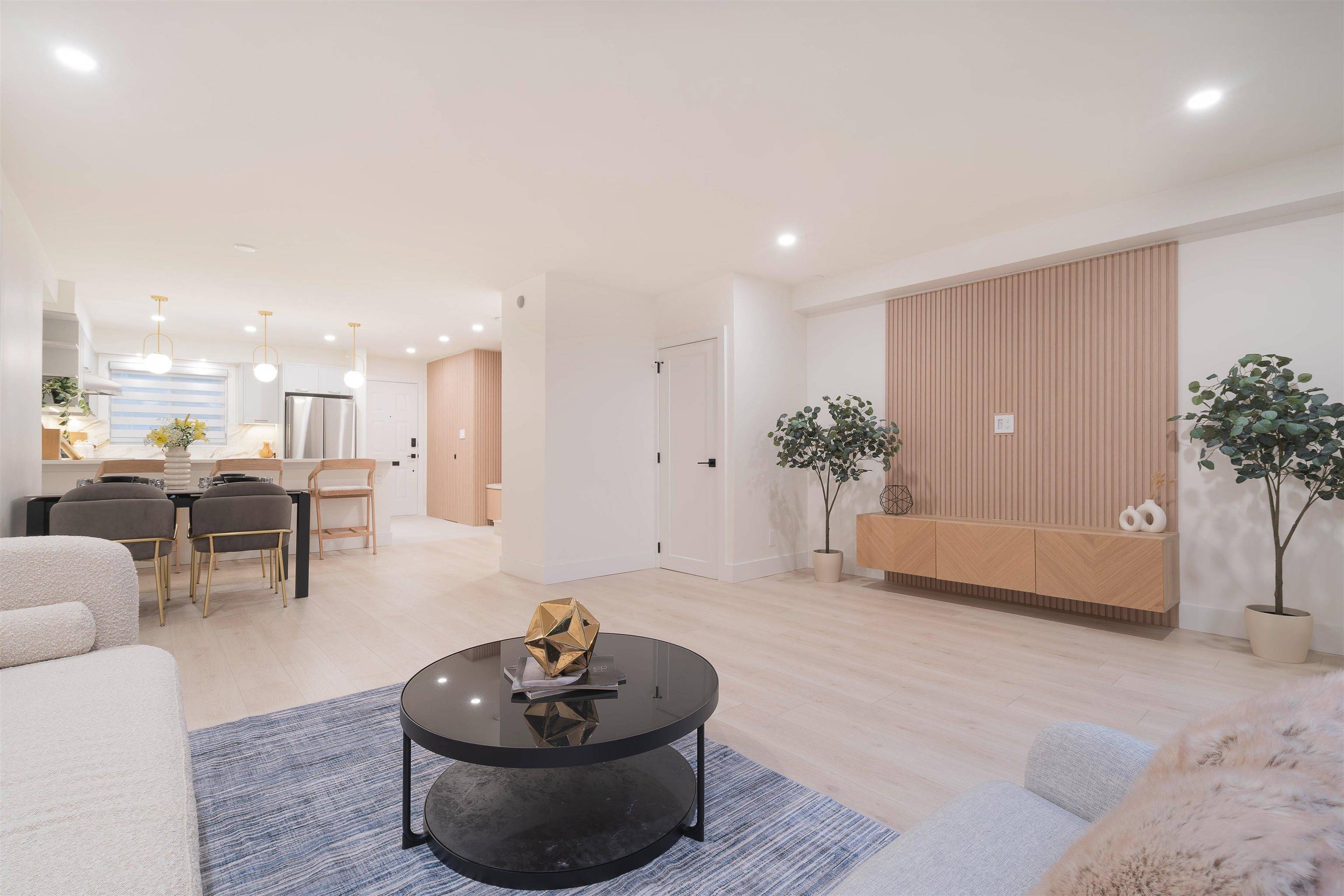 Burnaby, BC V5B 3M5,2078 Springer AVE