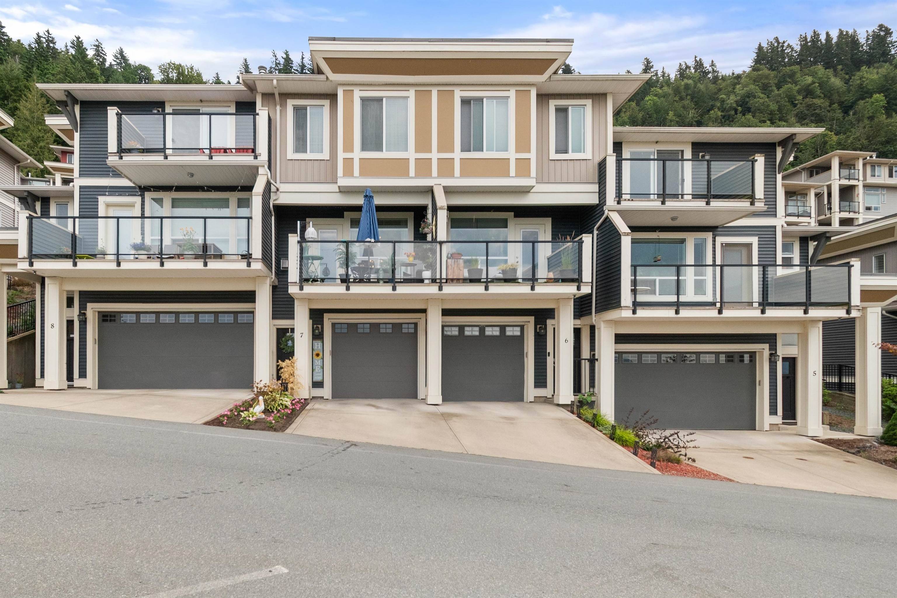 Chilliwack, BC V2R 0W1,6026 Lindeman ST #7