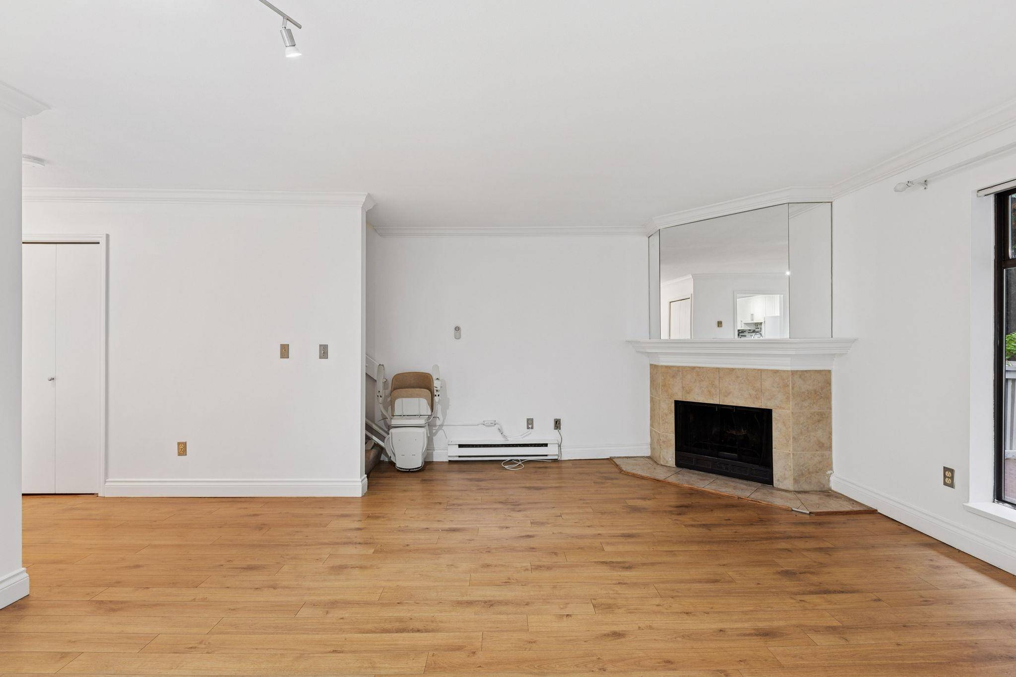 Richmond, BC V6X 1A8,8820 Westminster HWY #14