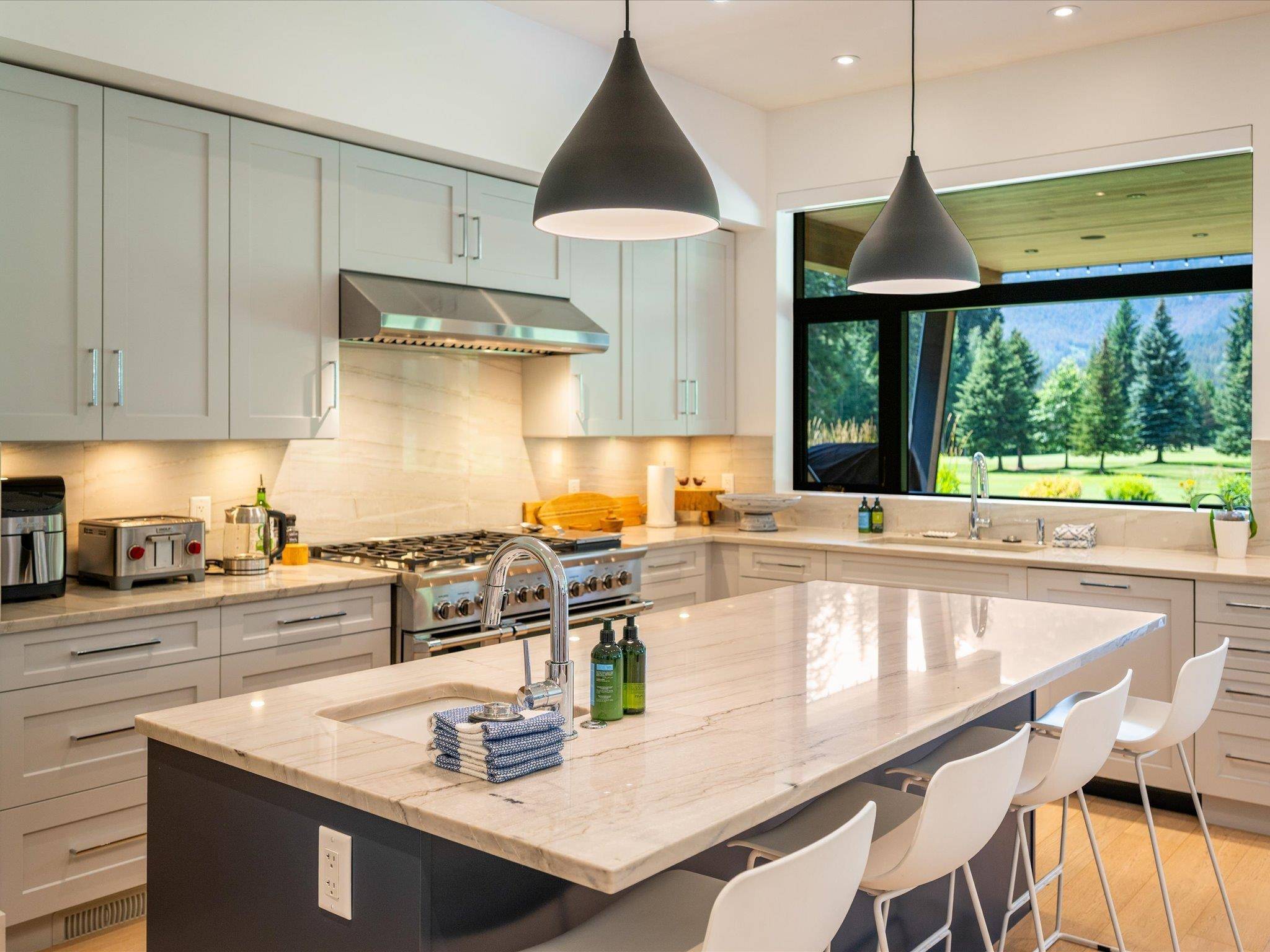 Whistler, BC V8E 1J9,8044 Cypress PL