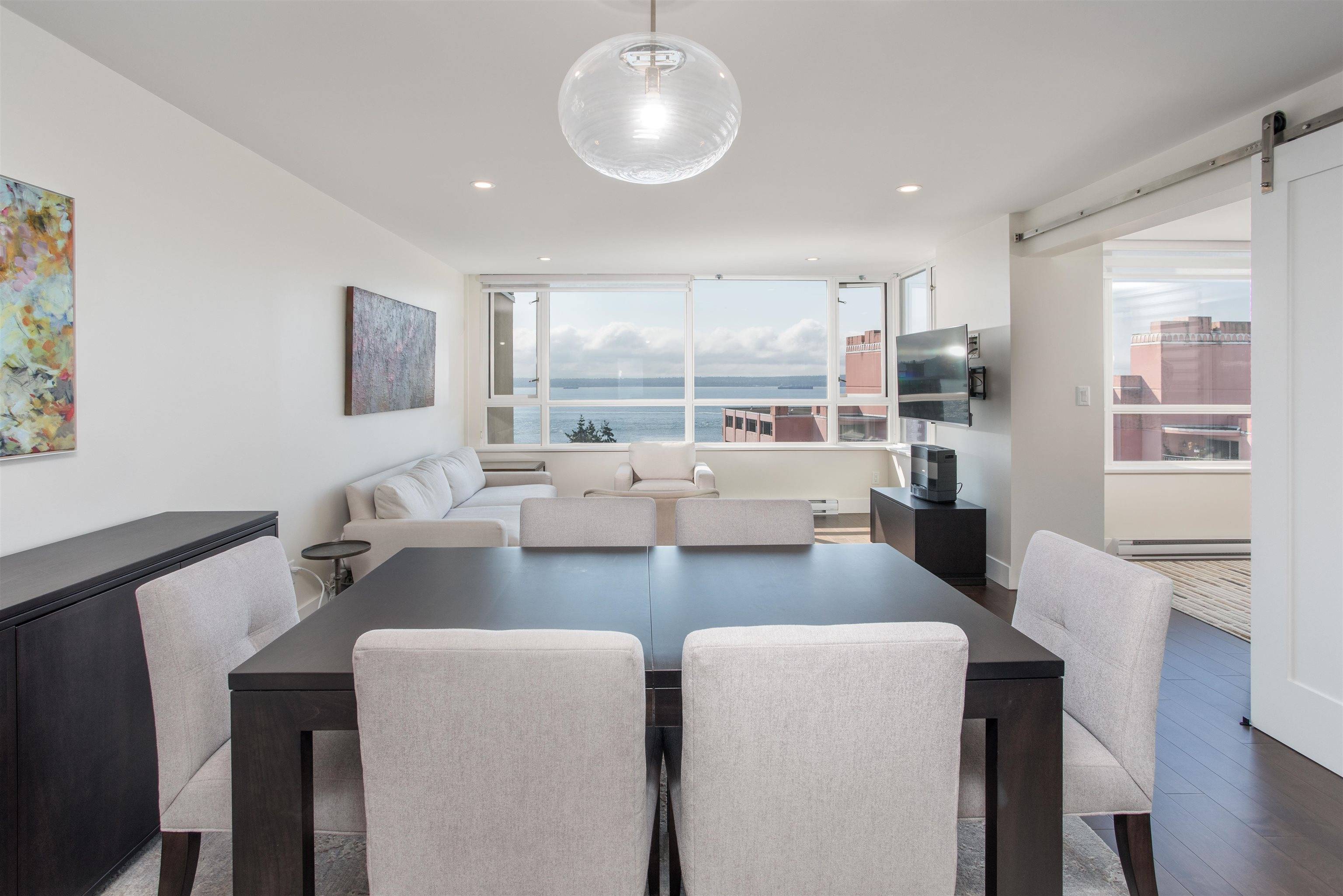 West Vancouver, BC V7V 4V7,2203 Bellevue AVE #1302