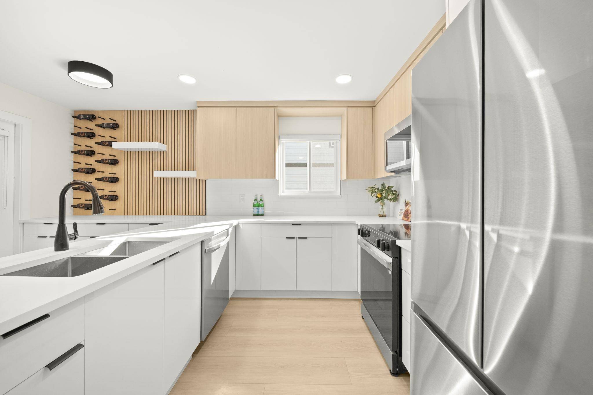 Maple Ridge, BC V2X 6T1,11950 232 ST #13