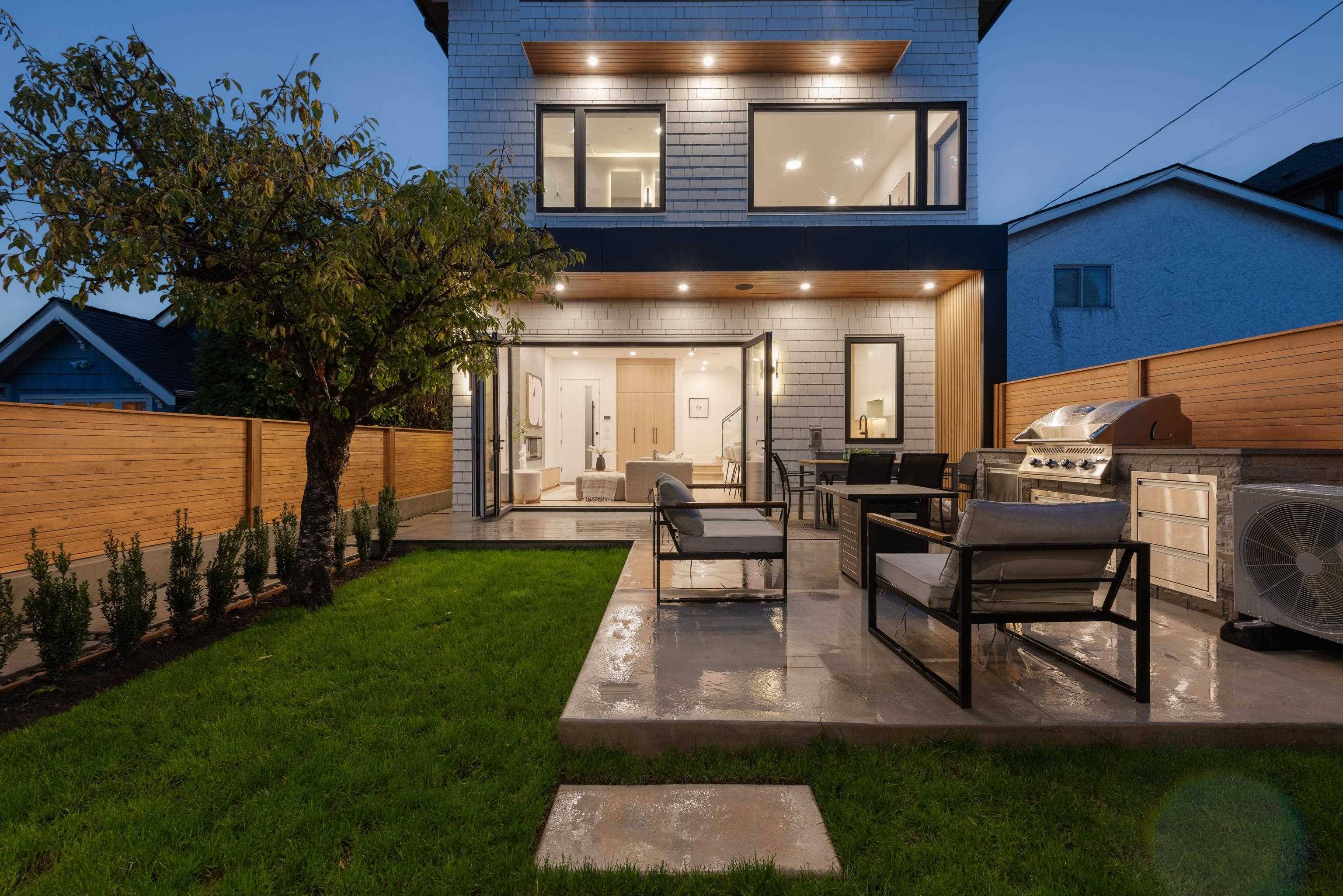 Vancouver, BC V5W 1E7,312 E 37th AVE #2