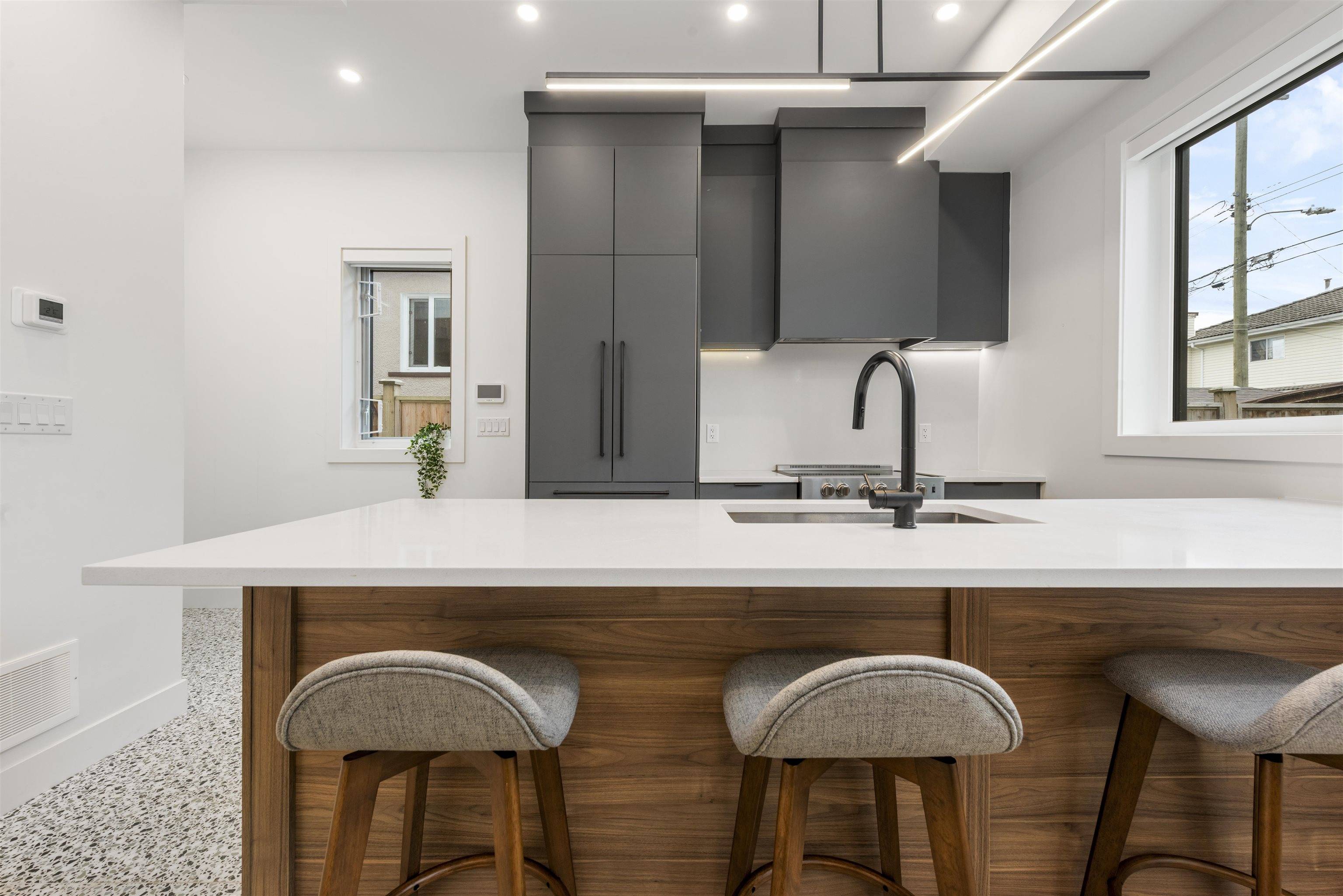 Vancouver, BC V5R 2H3,4014 Rupert ST