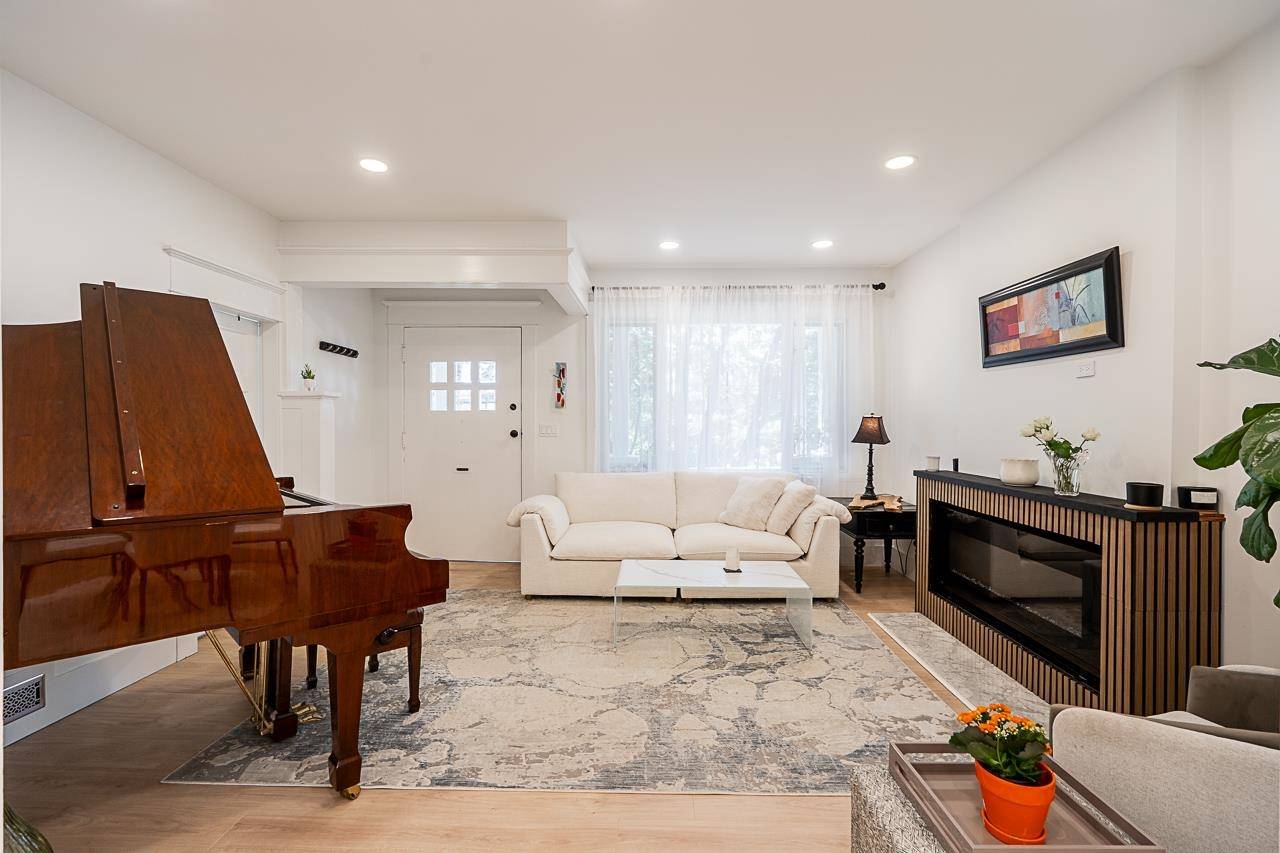 Vancouver, BC V6R 1L3,3343 W 3rd AVE