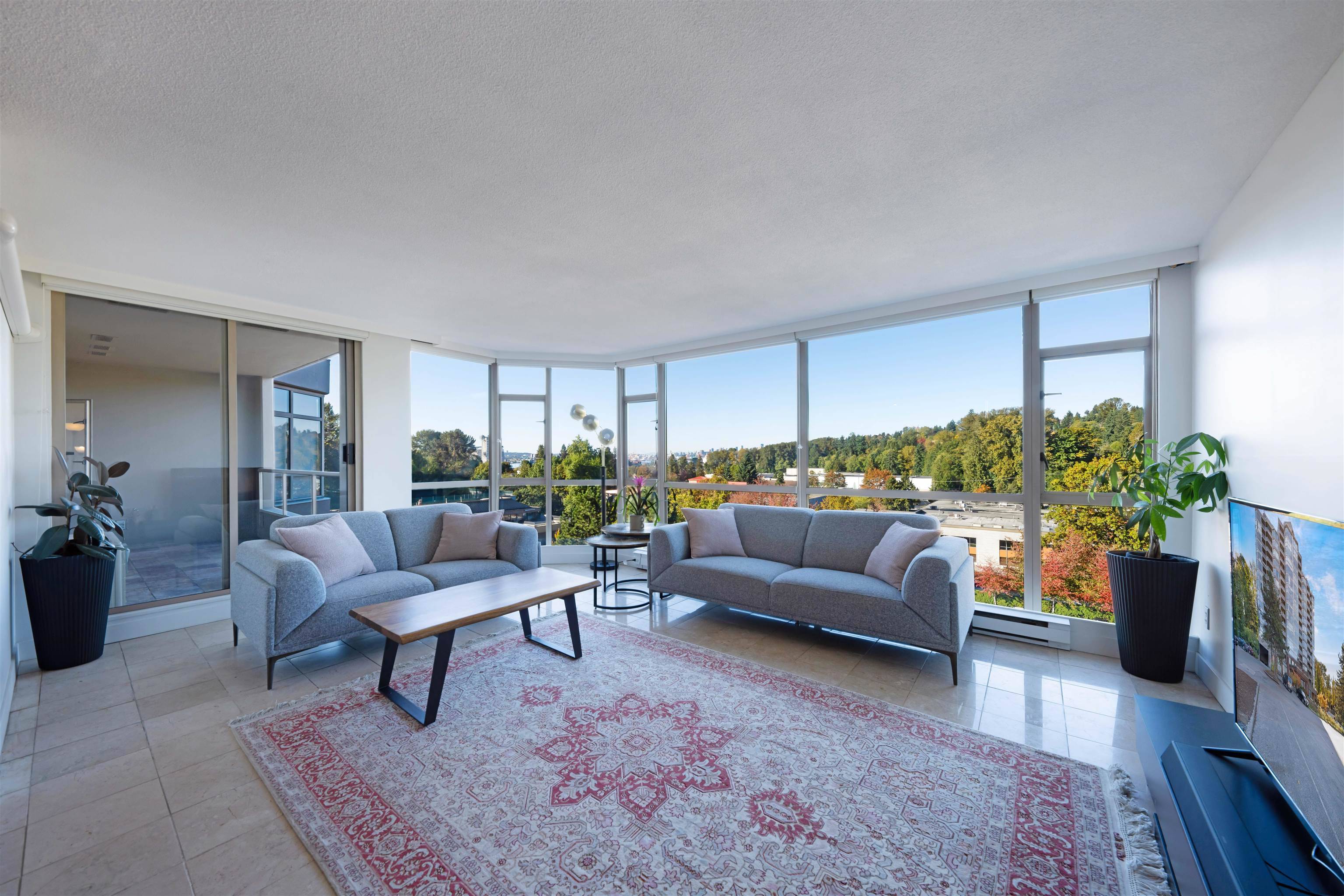 North Vancouver, BC V7J 3T5,1327 E Keith RD #803