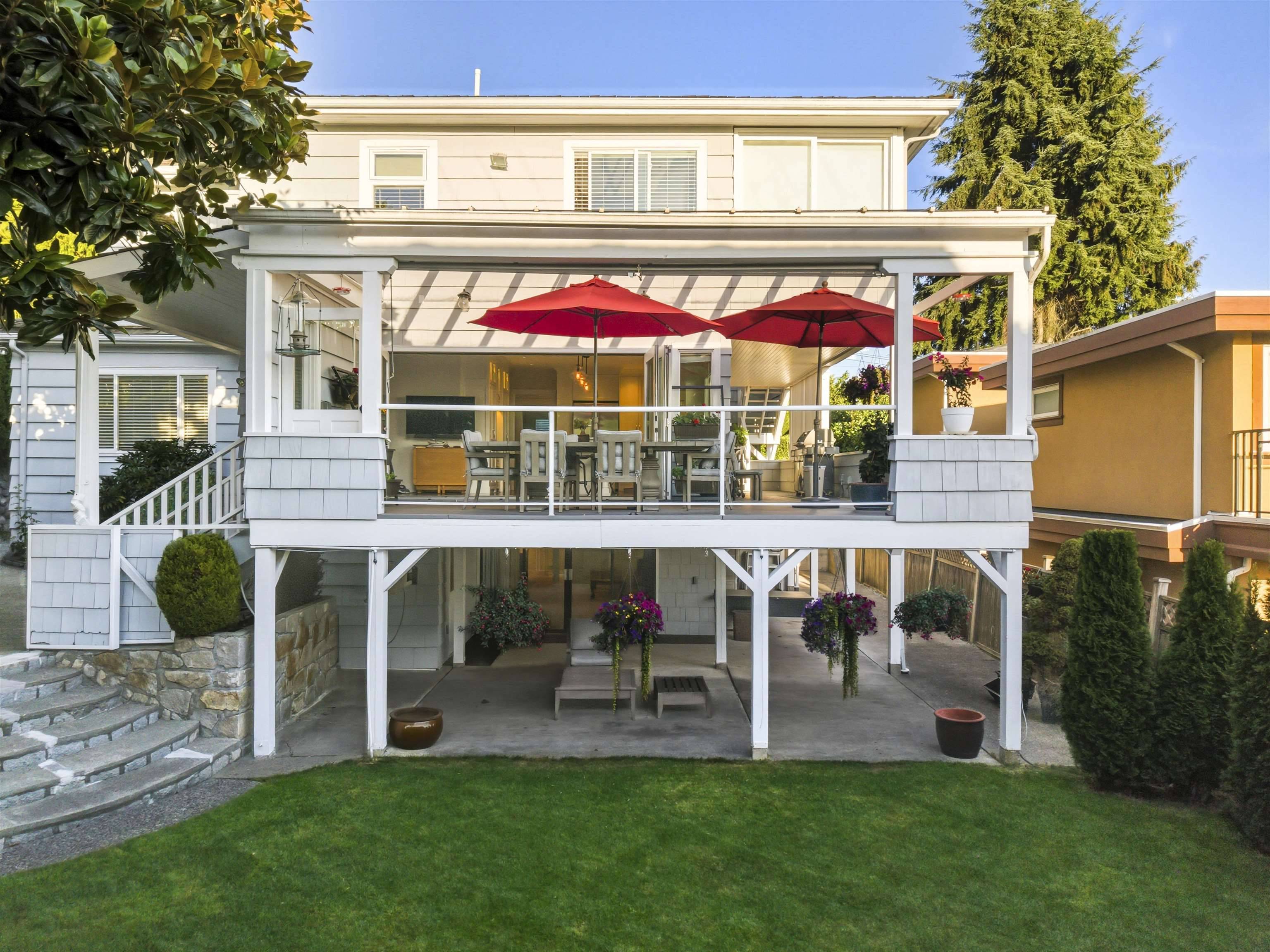 West Vancouver, BC V7V 4E2,1631 22nd ST