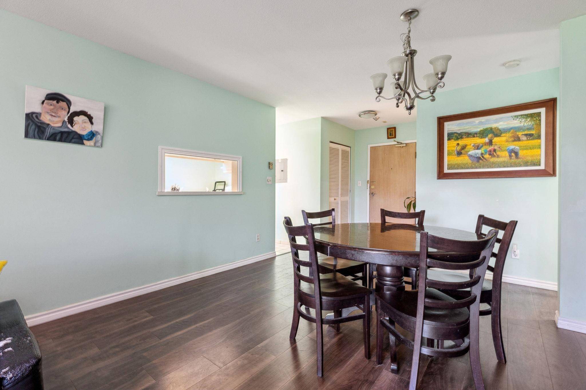 Burnaby, BC V5J 4J6,7368 Royal Oak AVE #309