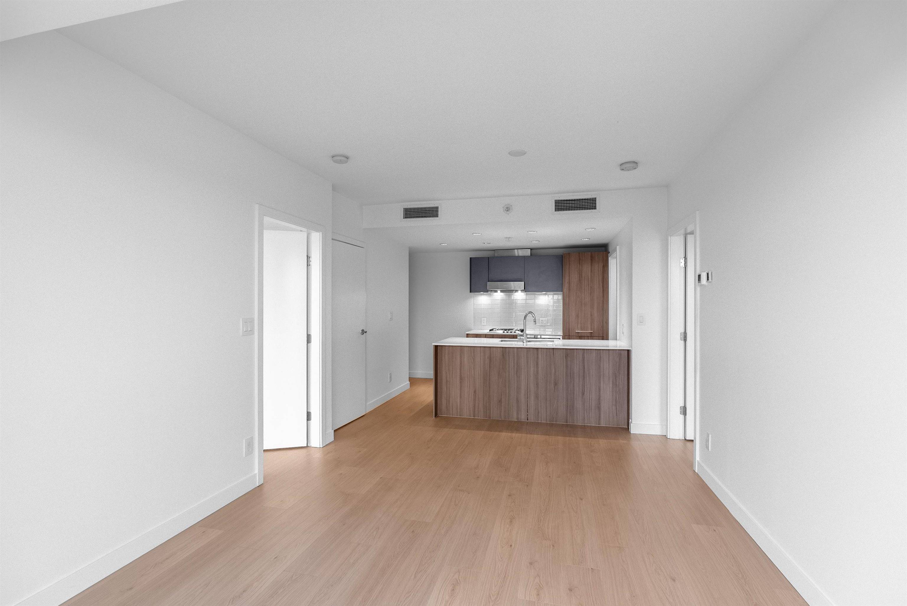 Vancouver, BC V5N 2T7,2220 Kingsway #1107