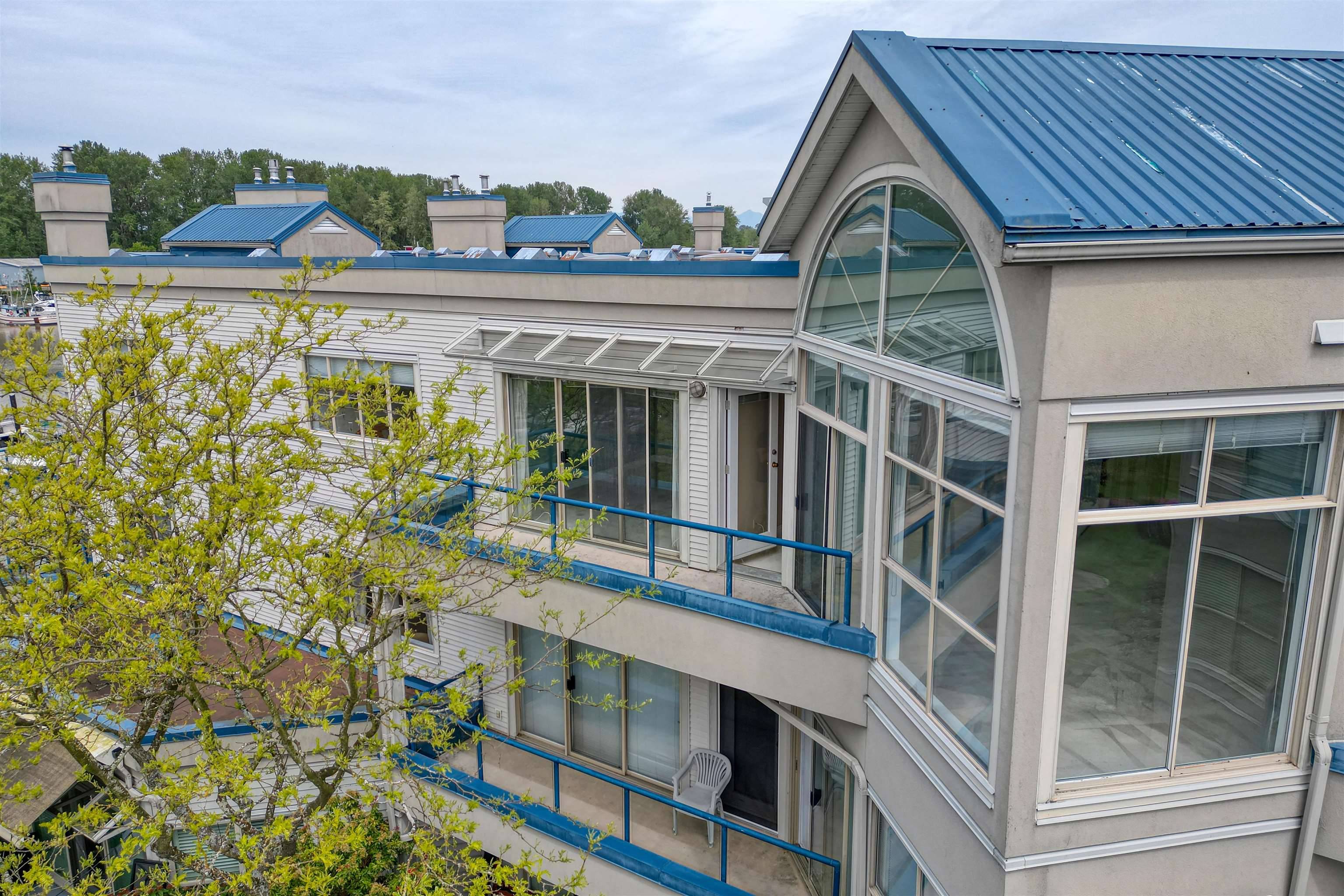 Ladner, BC V4K 1R9,4753 W River RD #304