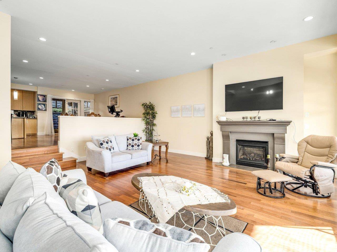 West Vancouver, BC V7S 3K1,2555 Skilift RD #5