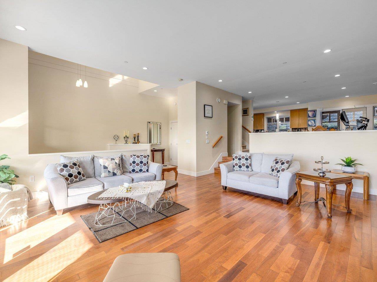 West Vancouver, BC V7S 3K1,2555 Skilift RD #5