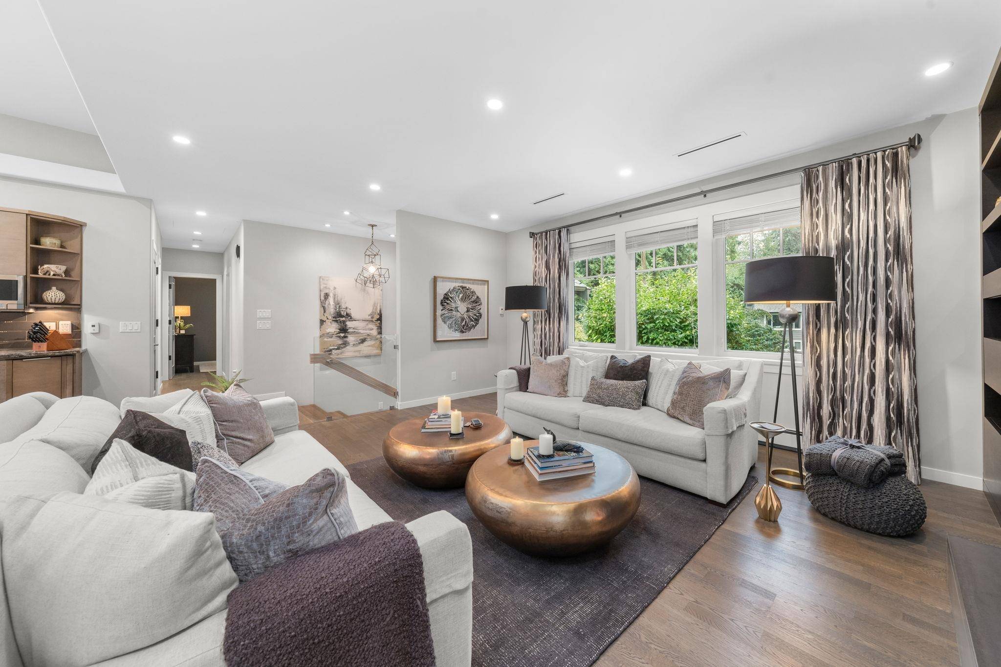 North Vancouver, BC V7P 2T1,2140 Pemberton AVE