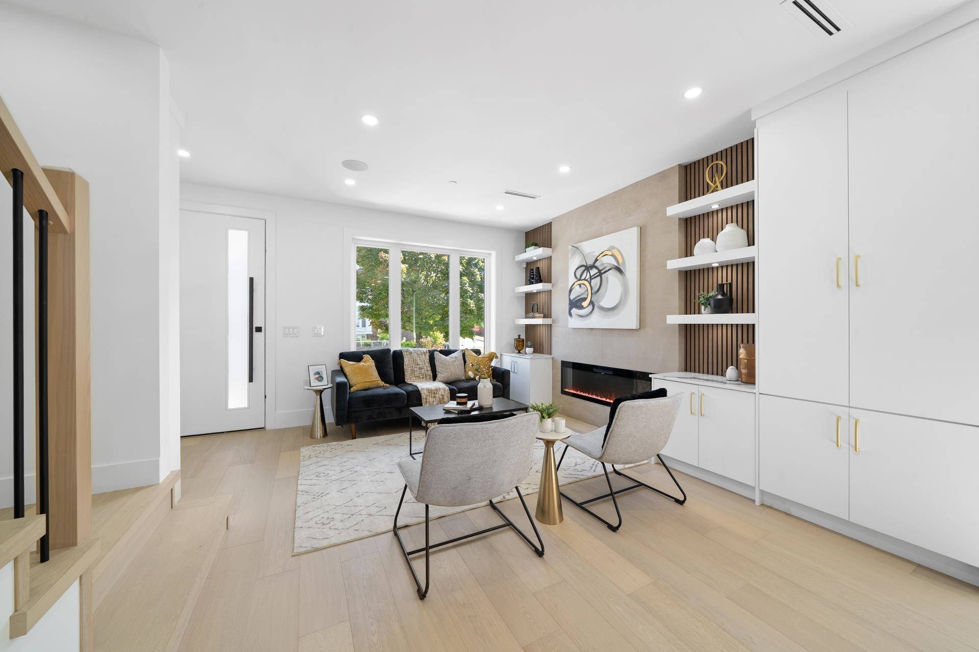 Vancouver, BC V5X 3W1,7361 Fraser ST #1