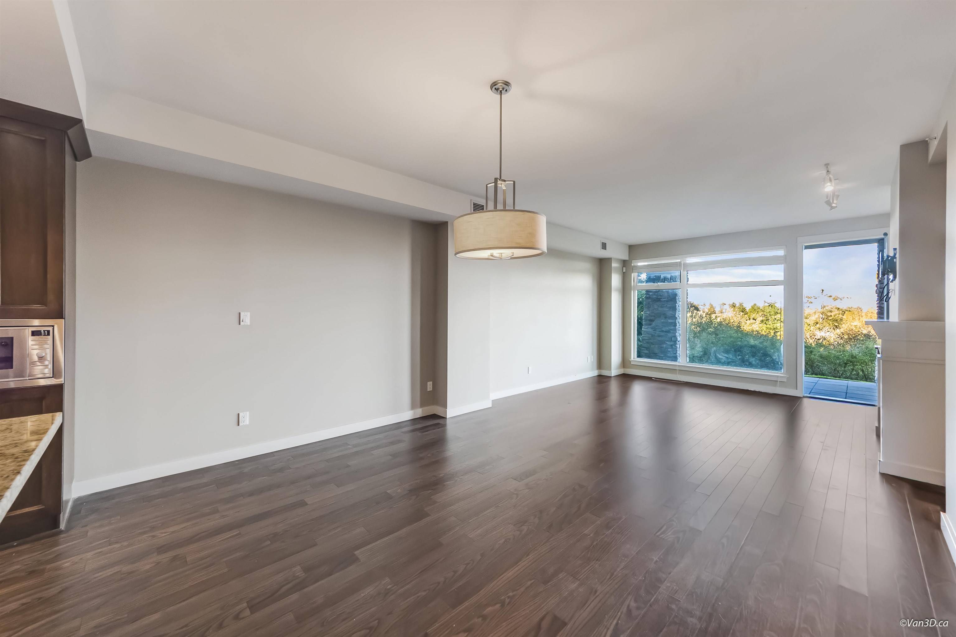 Tsawwassen, BC V4M 0A5,5055 Springs BLVD #112