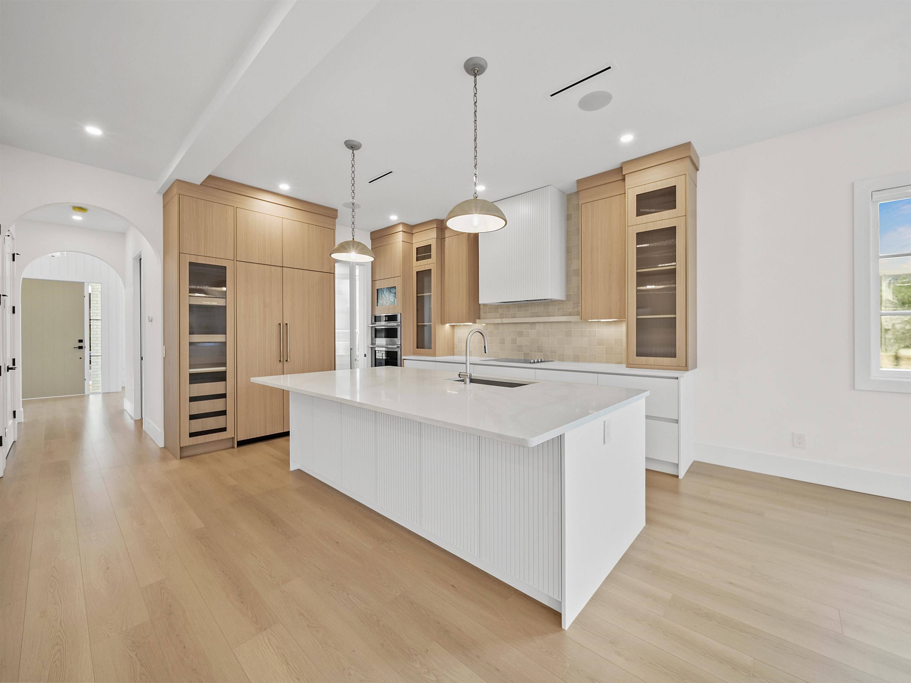 Ladner, BC V4K 4C8,6067 44a AVE