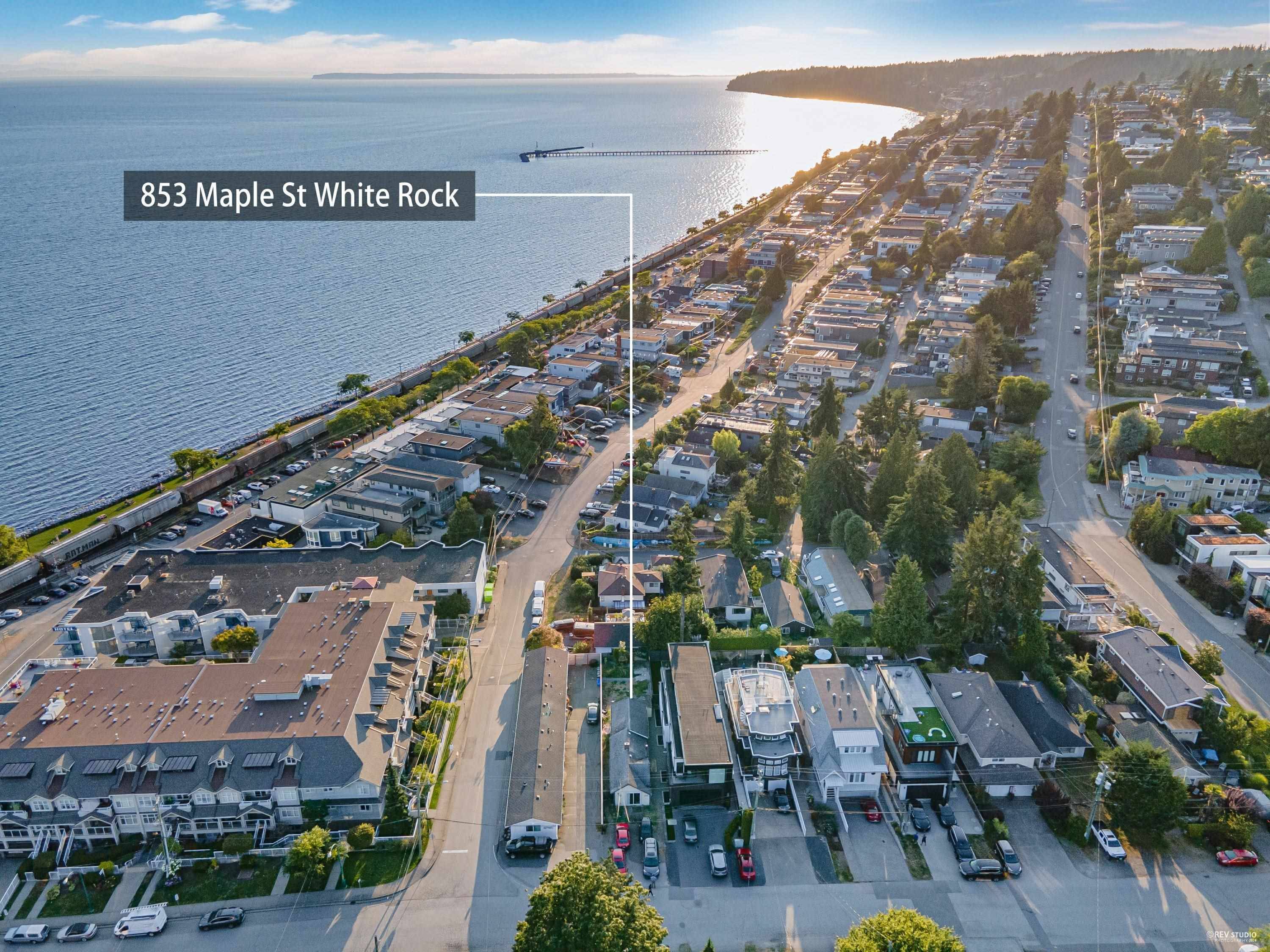White Rock, BC V4B 4M3,853 Maple ST