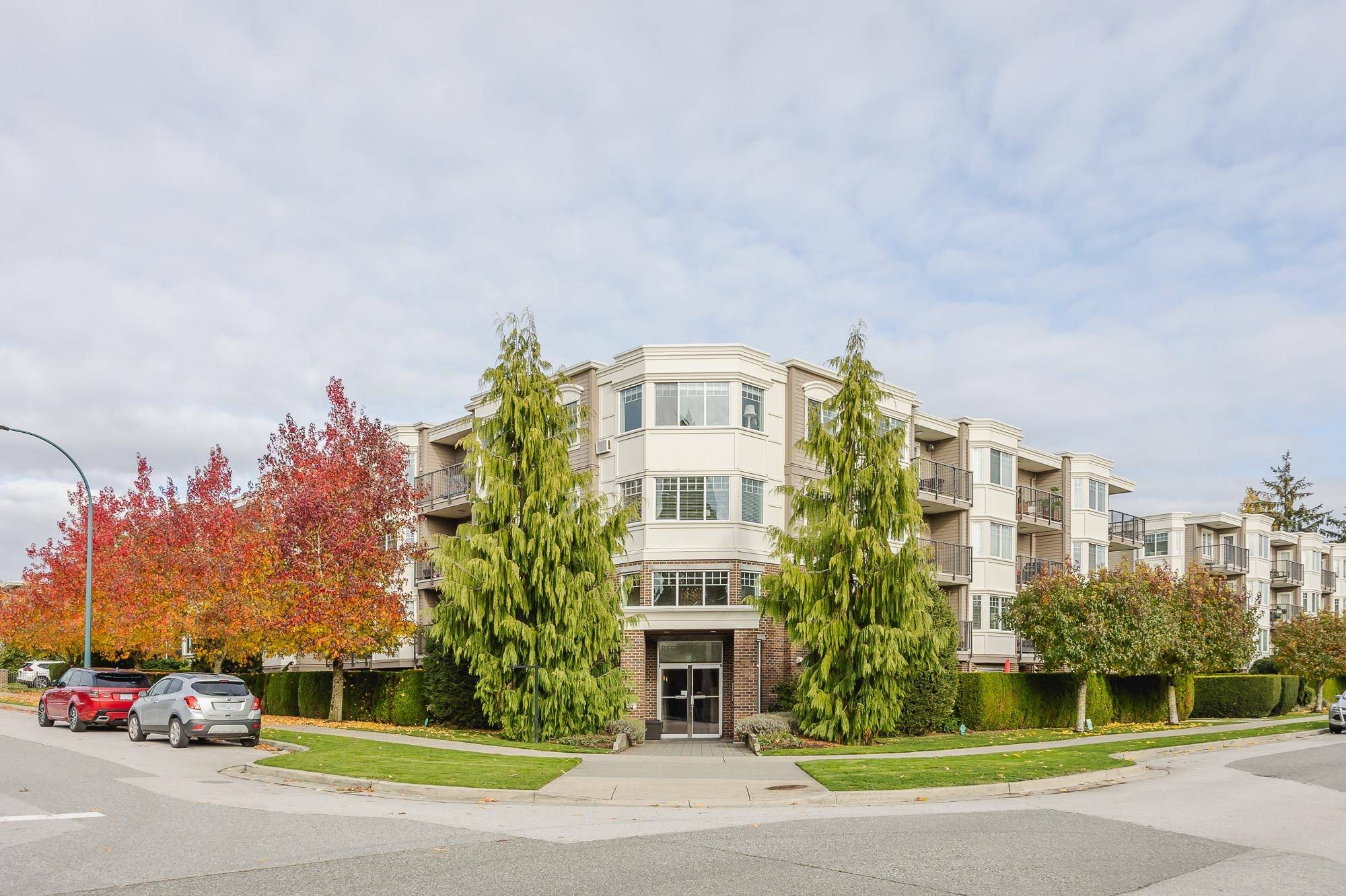 White Rock, BC V4B 2G2,15357 Roper AVE #305