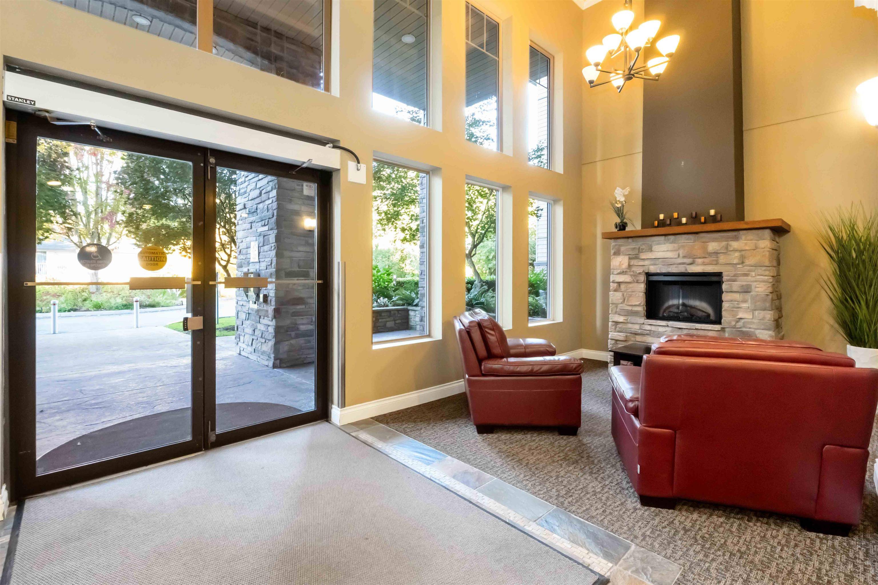 Maple Ridge, BC V2X 6B8,12268 224 ST #305