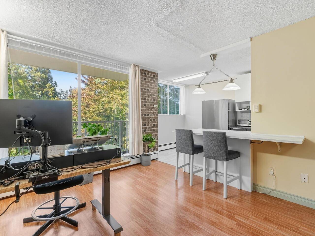 New Westminster, BC V3L 5C6,320 Royal AVE #503