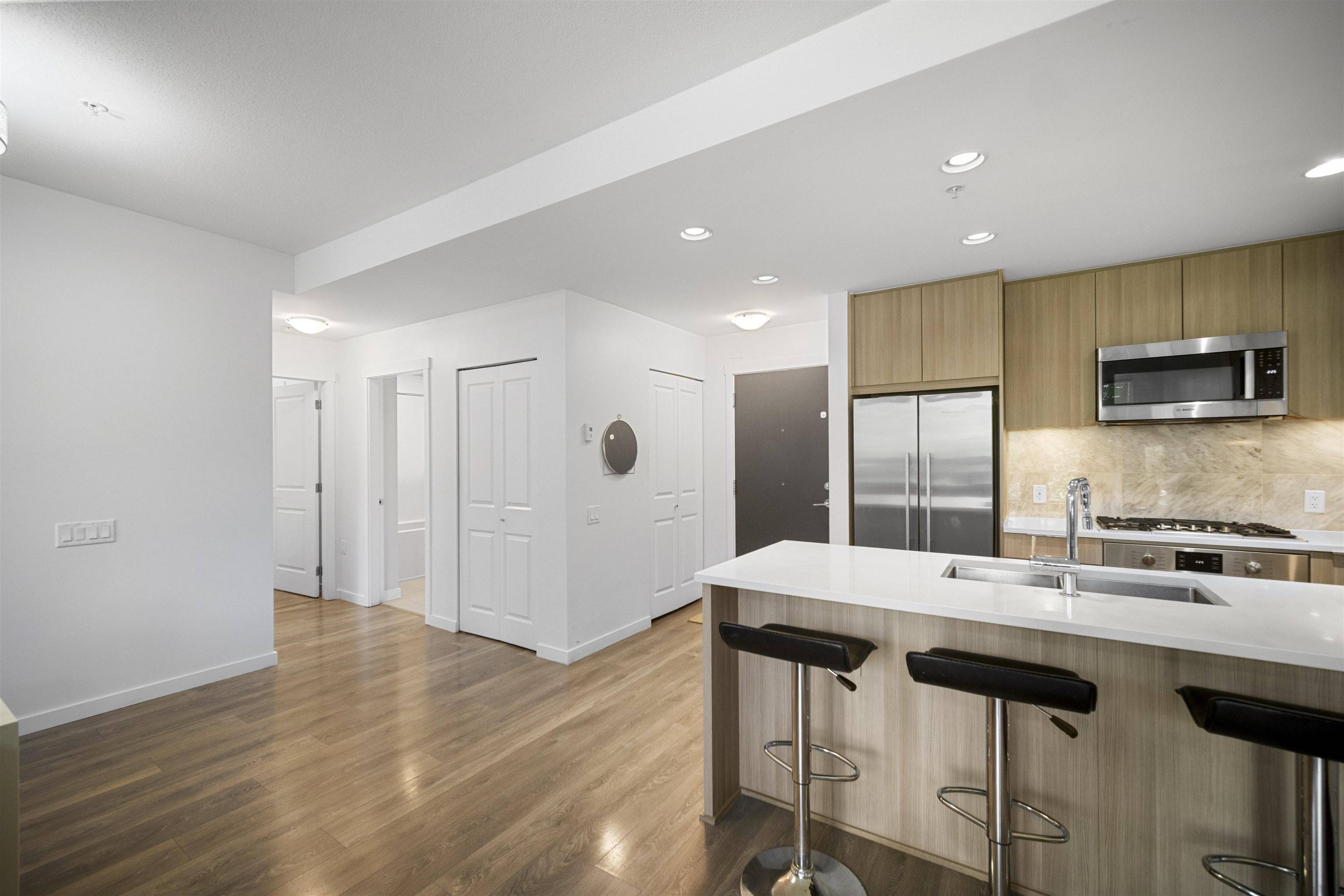 Vancouver, BC V5S 0G2,3289 Riverwalk AVE #214