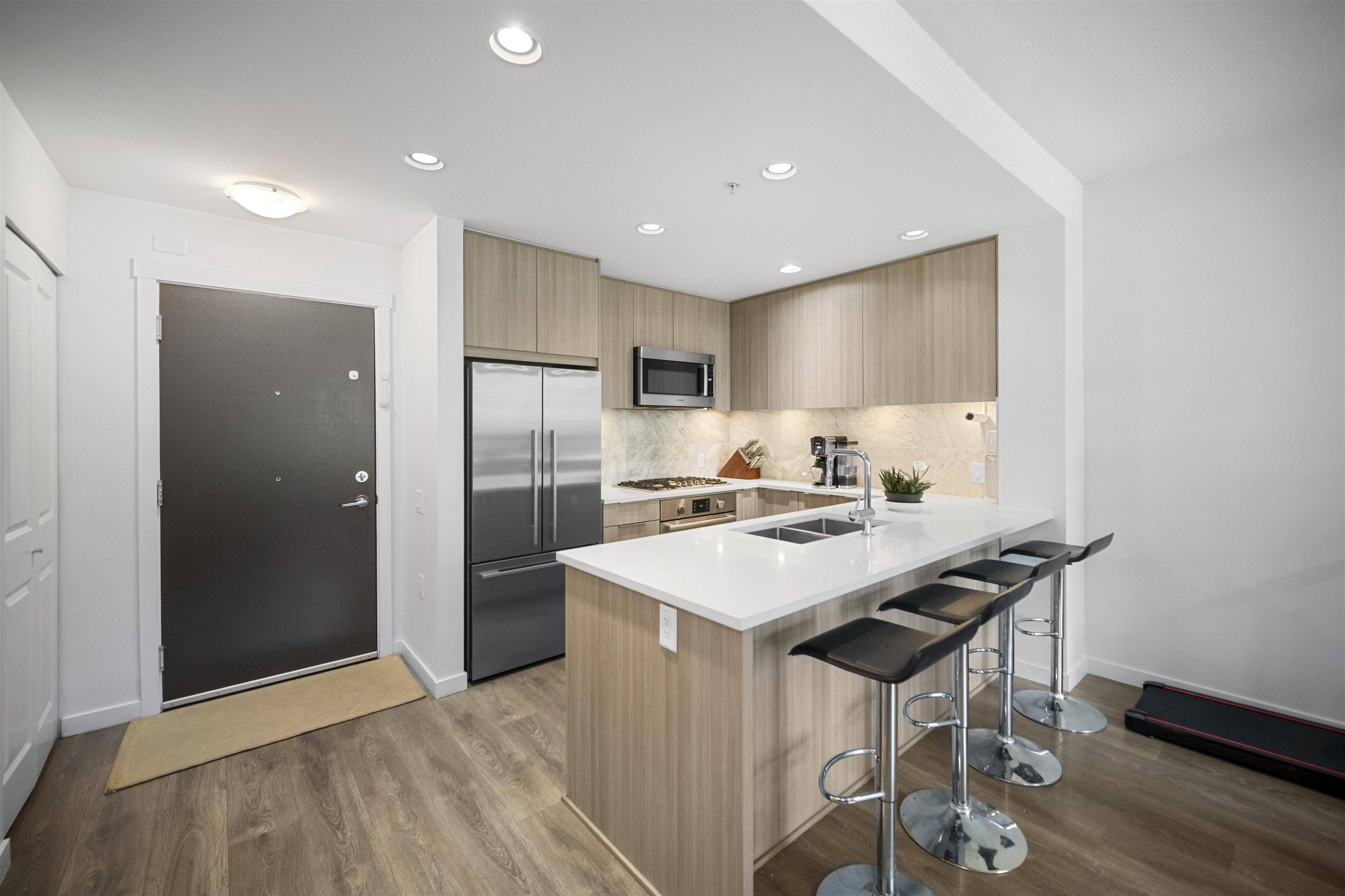 Vancouver, BC V5S 0G2,3289 Riverwalk AVE #214