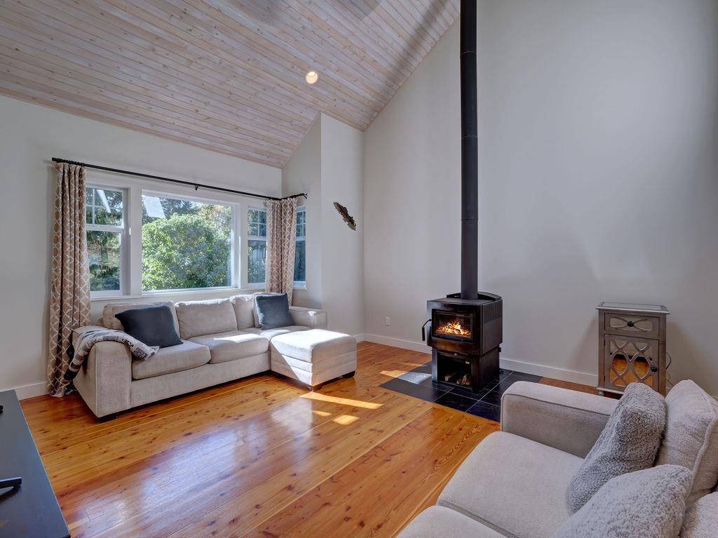 Halfmoon Bay, BC V7Z 1A7,8116 Southwood RD