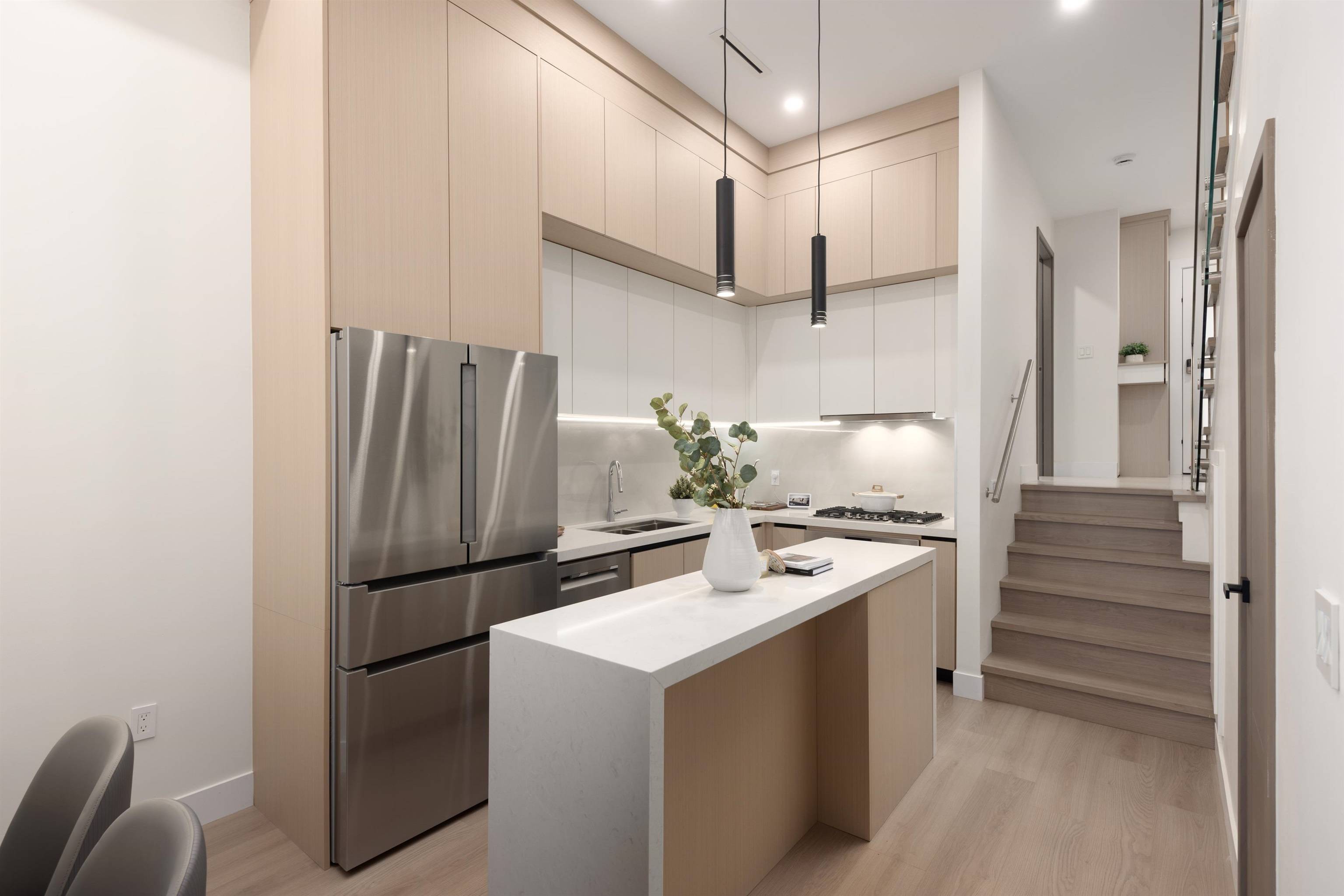 Coquitlam, BC V3K 2W6,914 Rochester AVE #102