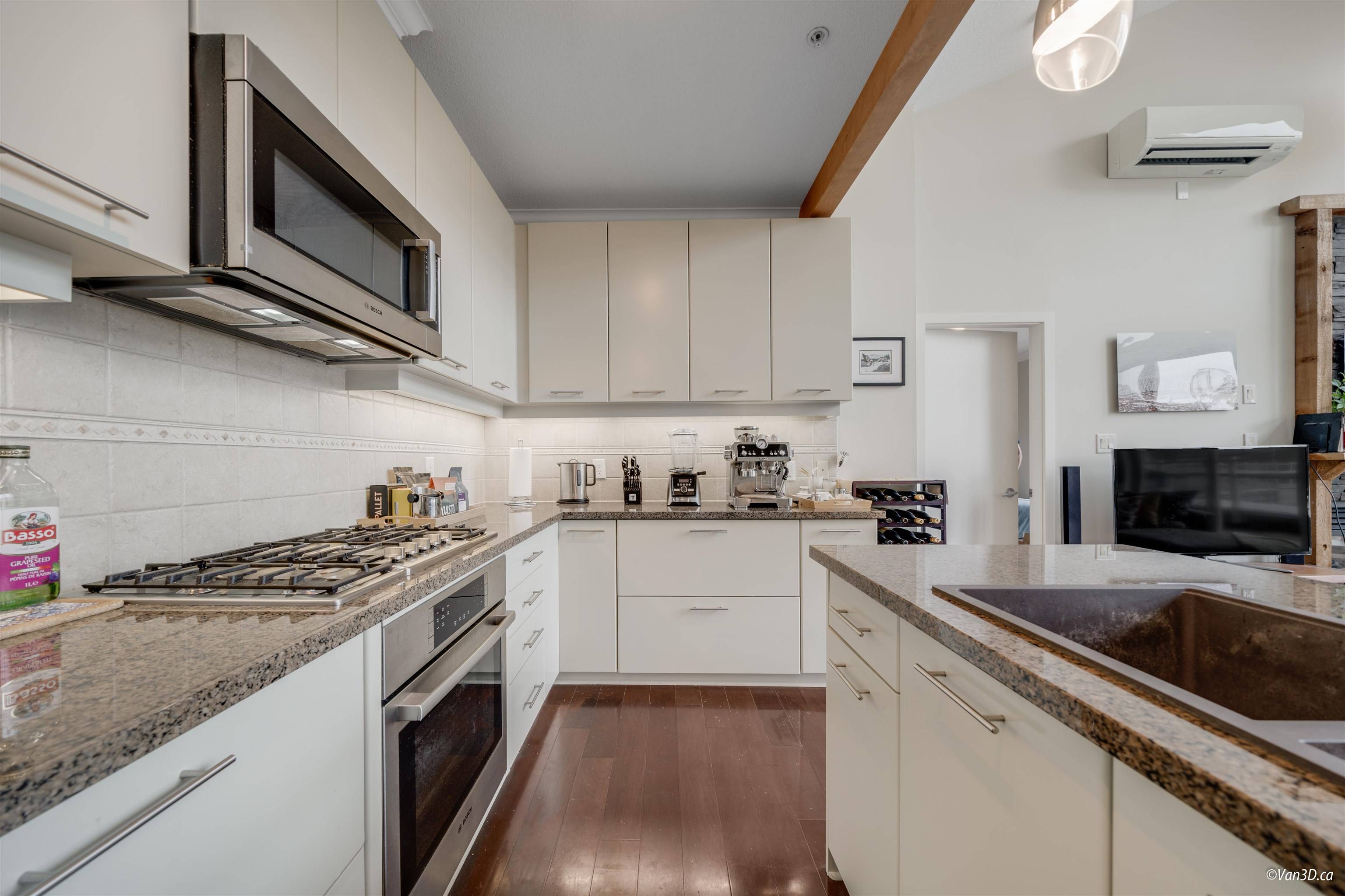 North Vancouver, BC V7G 2T5,530 Raven Woods DR #506