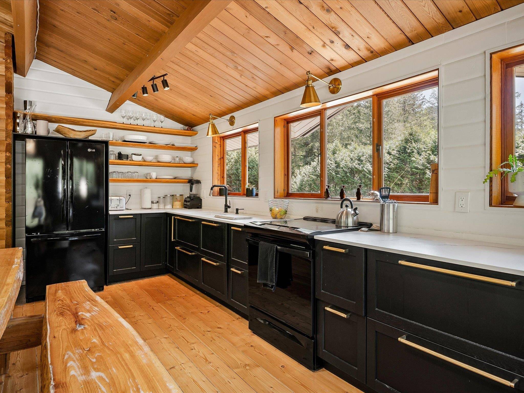 Squamish, BC V0N 1T0,2040 Midnight WAY