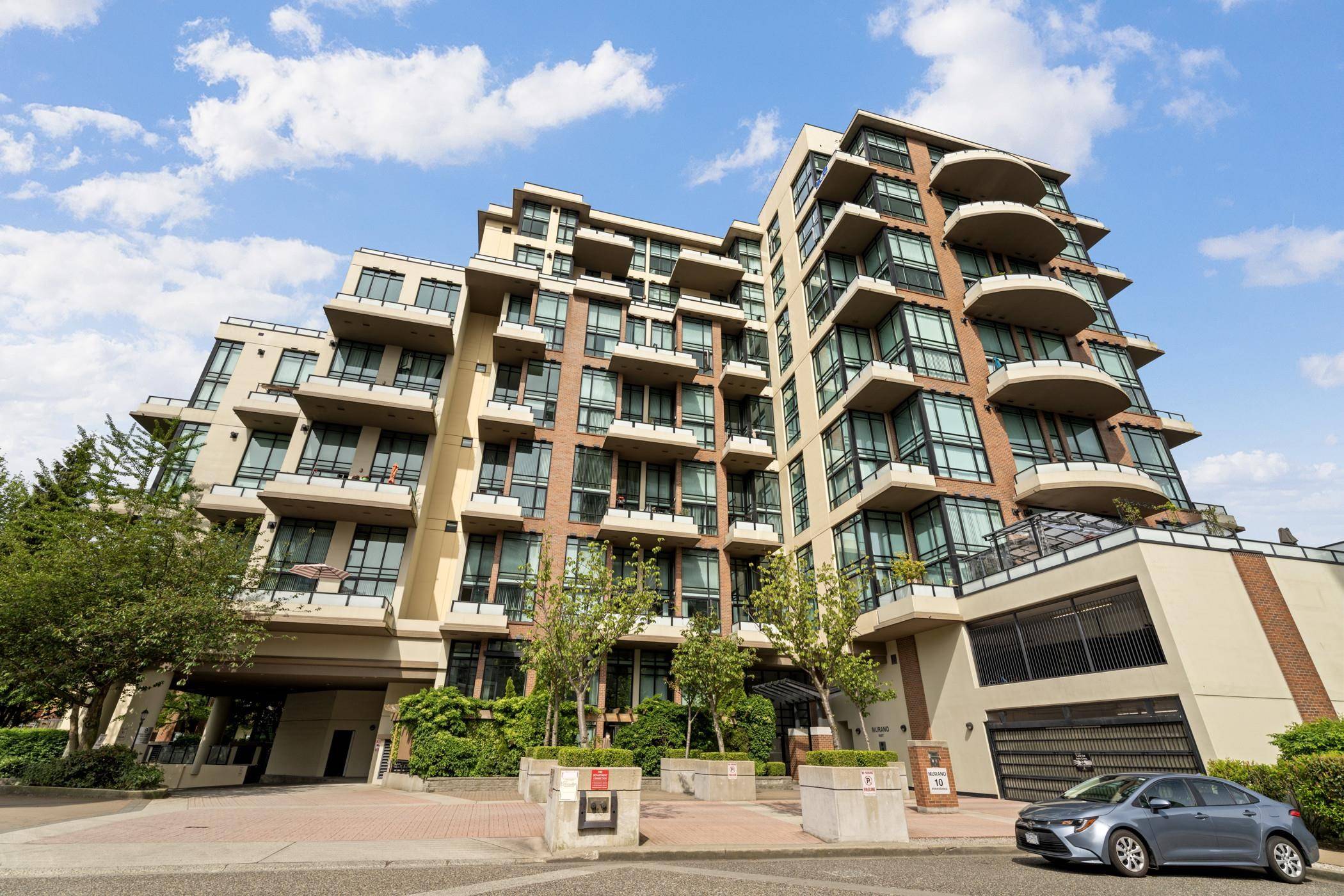 New Westminster, BC V3M 7B1,10 Renaissance SQ #325