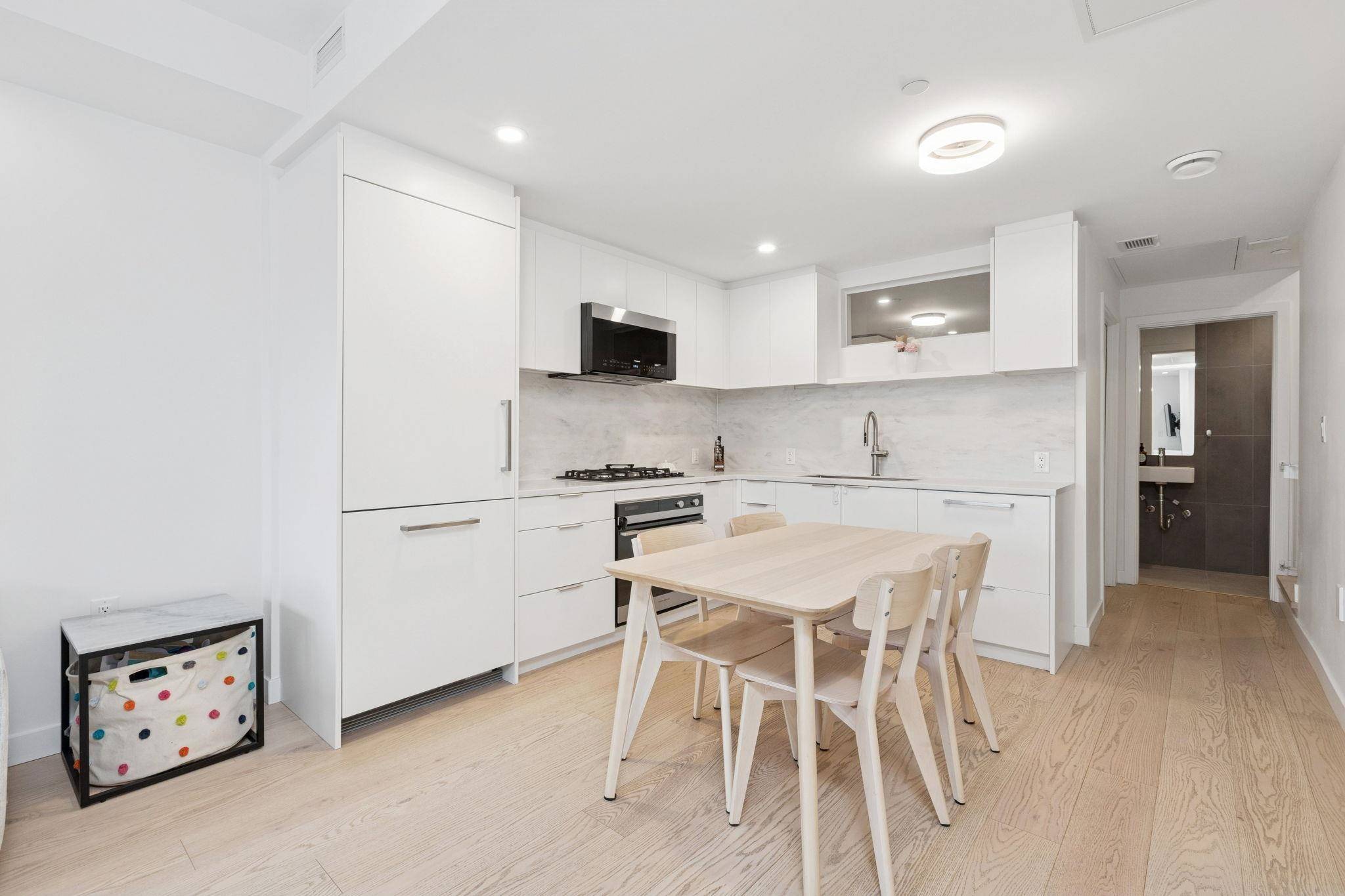 North Vancouver, BC V7L 1E3,650 E 2nd ST #112