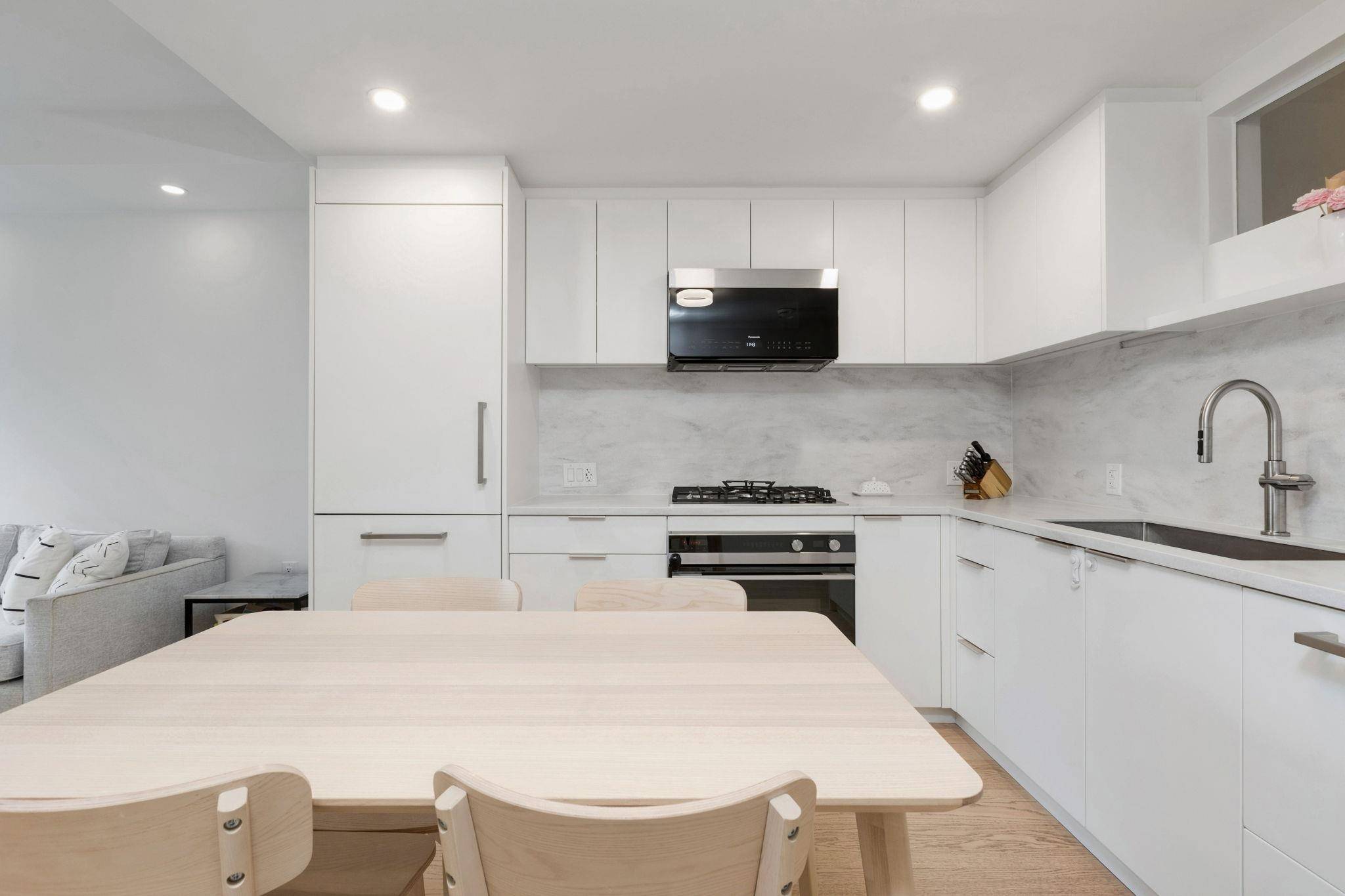 North Vancouver, BC V7L 1E3,650 E 2nd ST #112