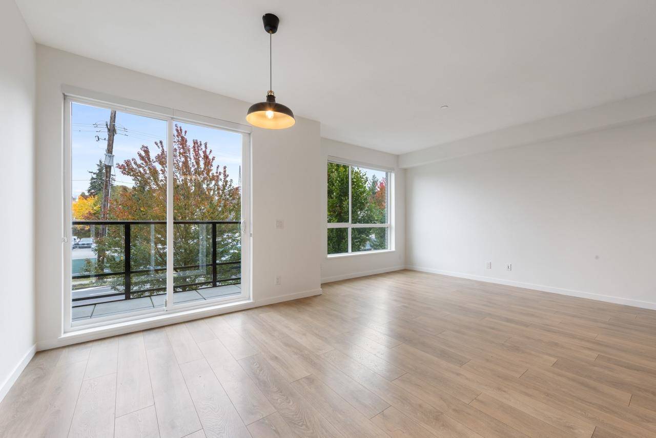 North Vancouver, BC V7L 1G4,533 E 3rd ST #2