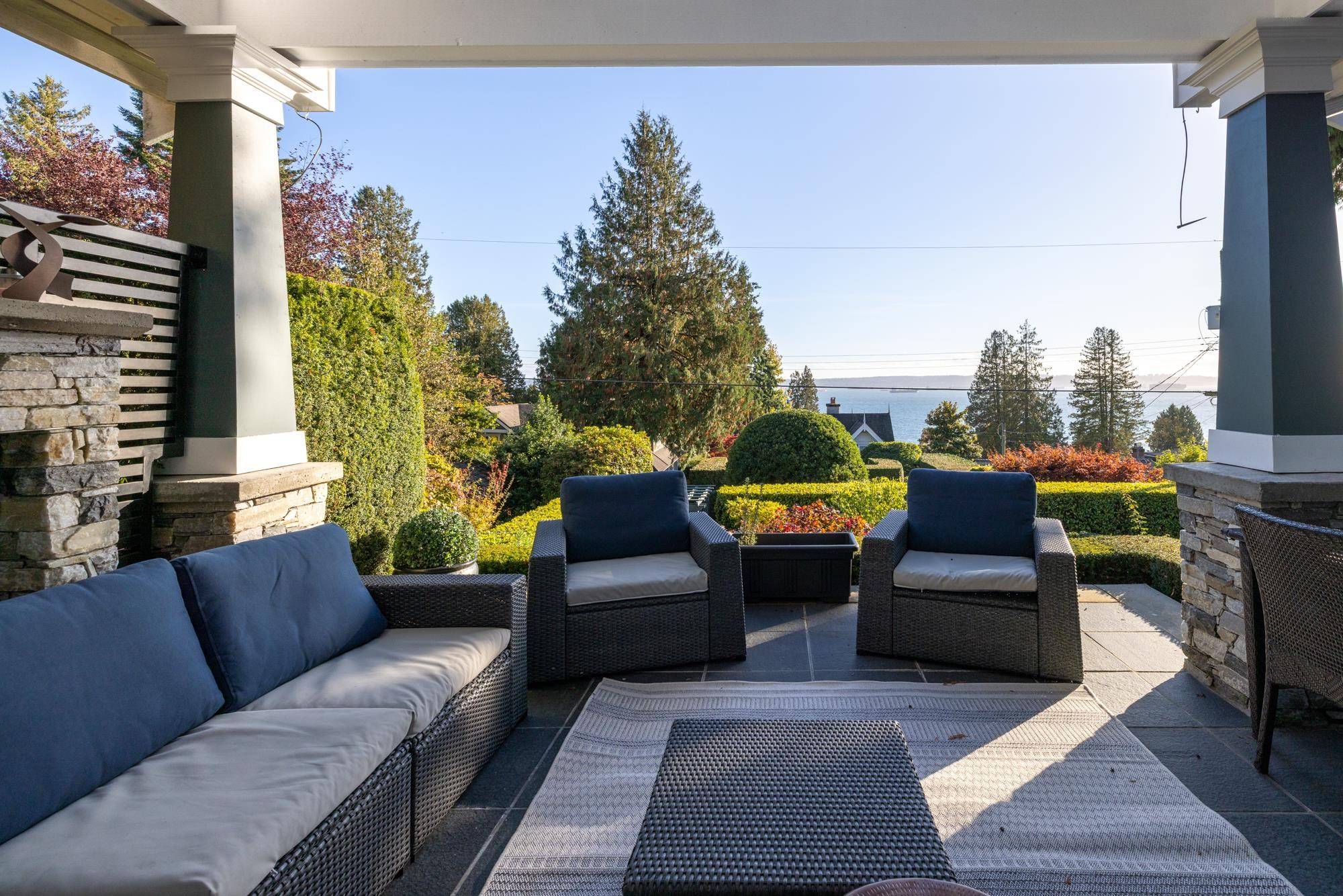 West Vancouver, BC V7V 2G3,2623 Lawson AVE