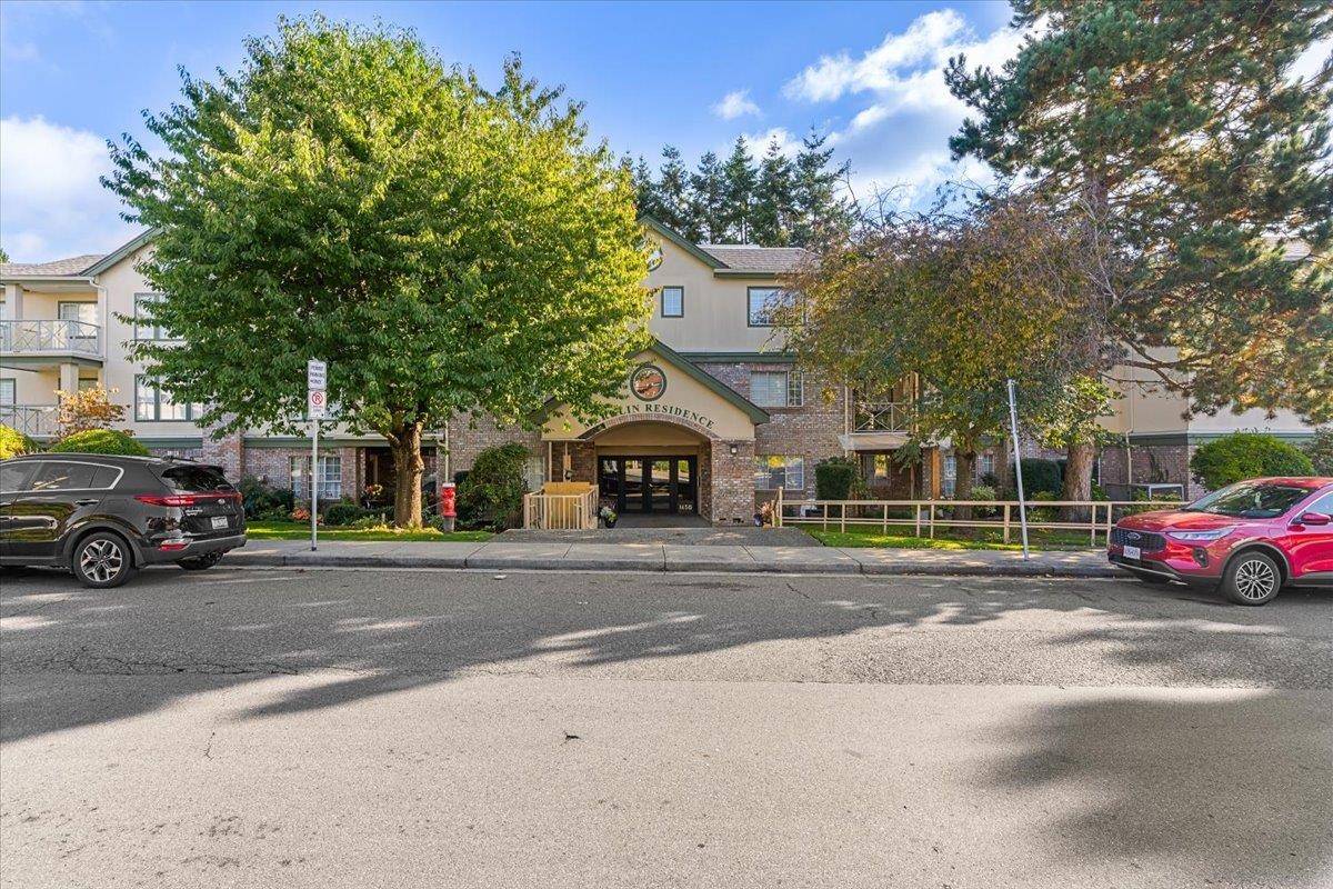 White Rock, BC V4B 4C3,1450 Merklin ST #107