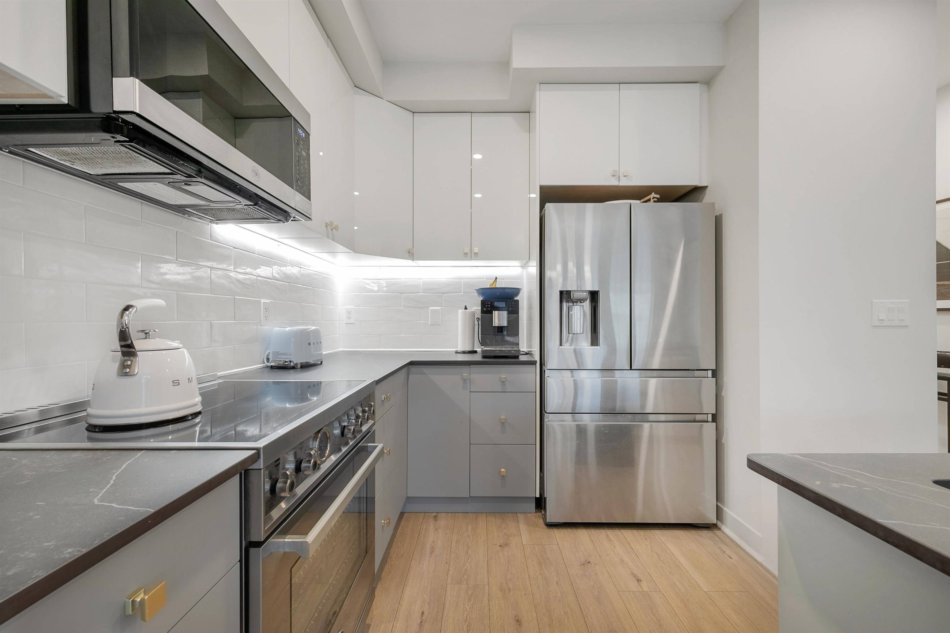 Coquitlam, BC V3E 0G6,1460 Southview ST #150