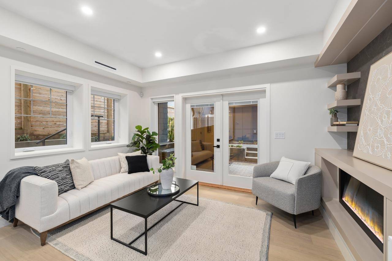 Vancouver, BC V6M 2V3,2432 W 49th AVE