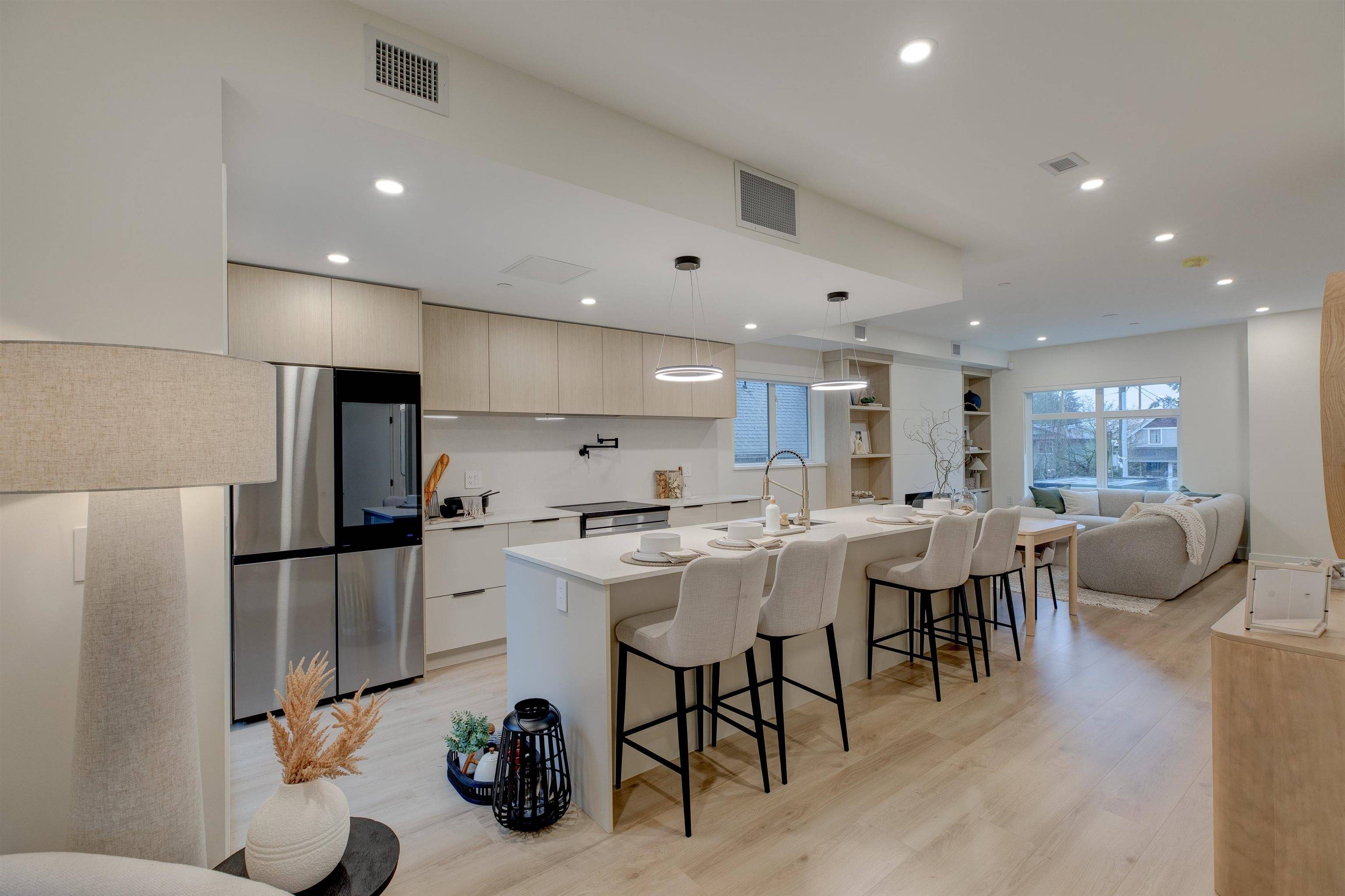 New Westminster, BC V3L 3L2,339 Keary ST #3