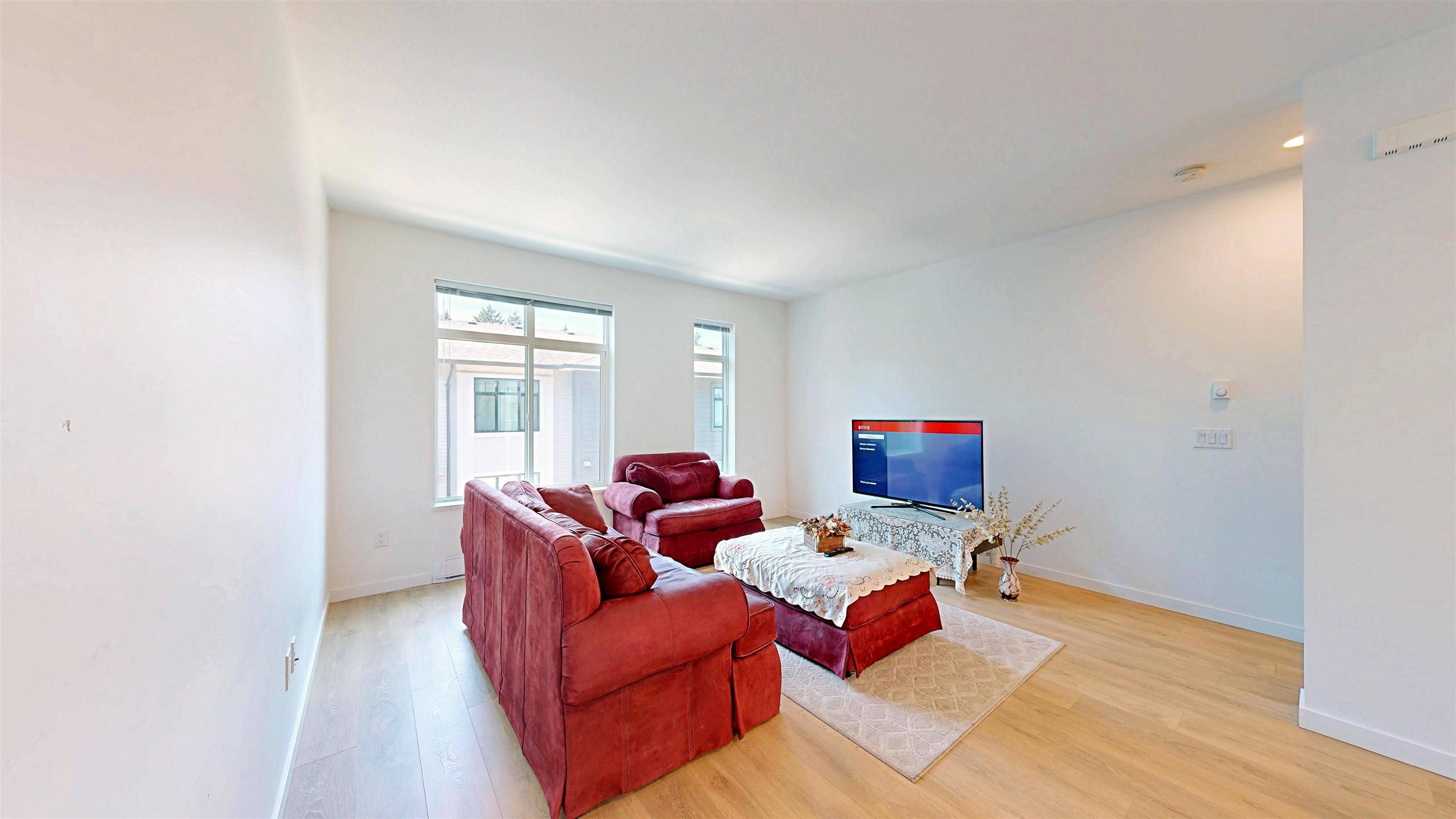 Surrey, BC V3S 0A9,15235 Sitka DR #130