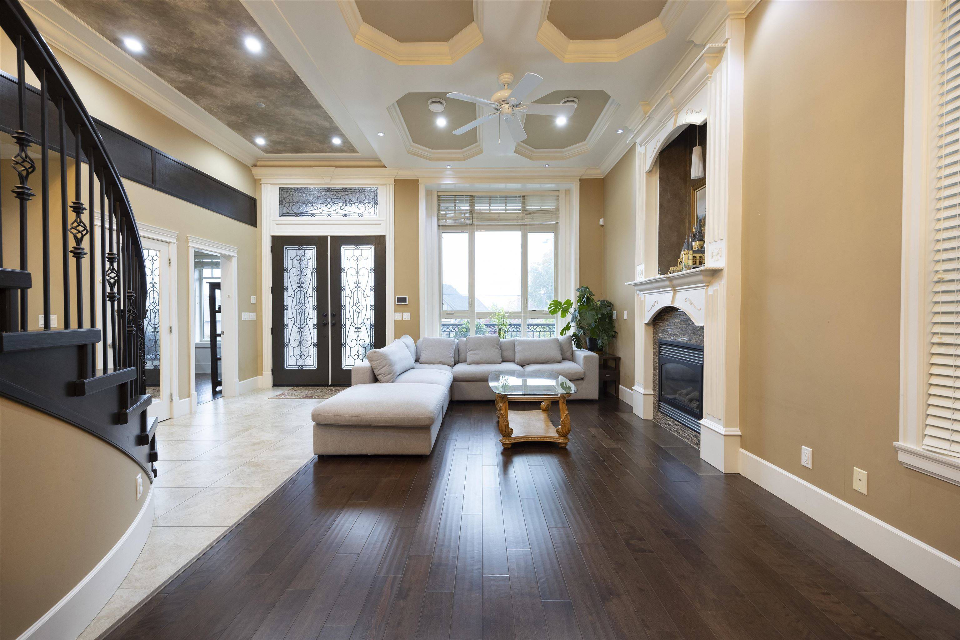 Coquitlam, BC V3K 2A6,913 Quadling AVE