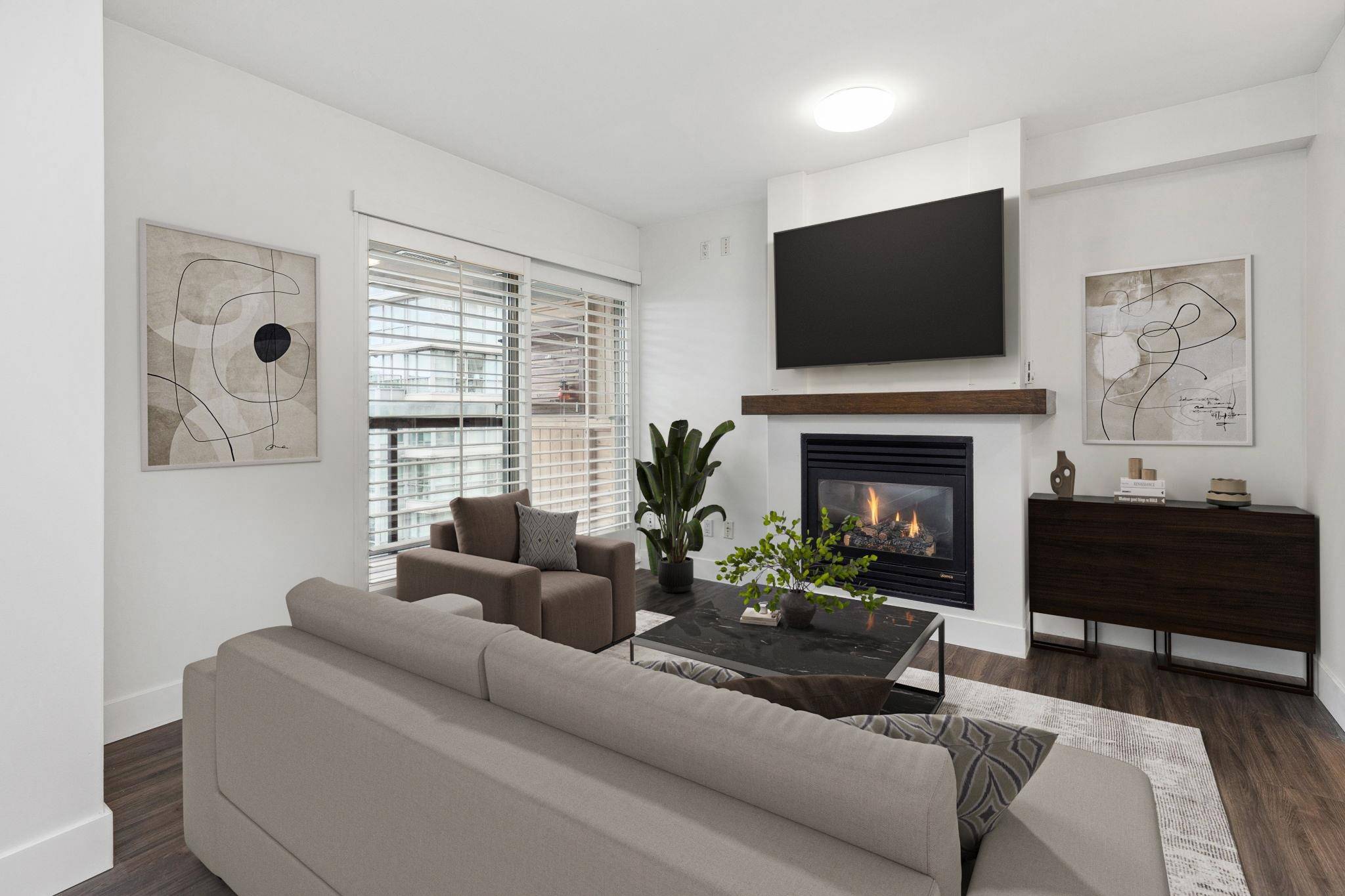 Vancouver, BC V6B 6R6,989 Richards ST #2002