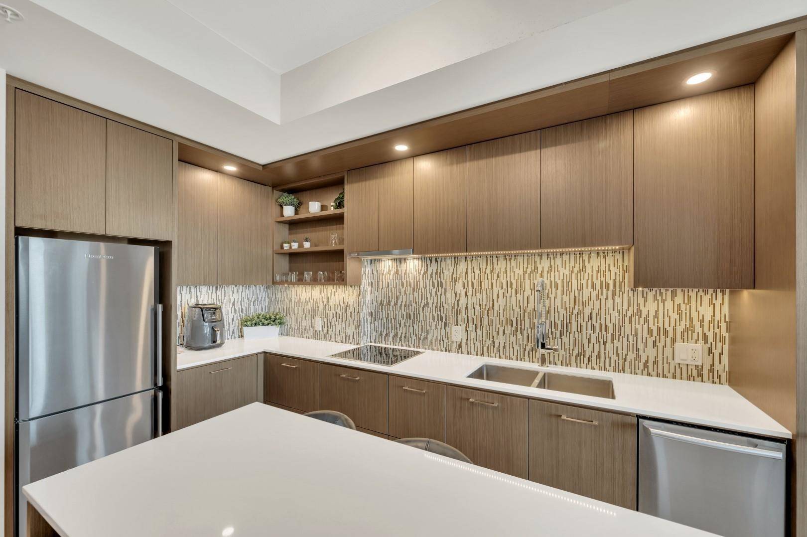 Surrey, BC V3T 0K2,13495 Central AVE #3903