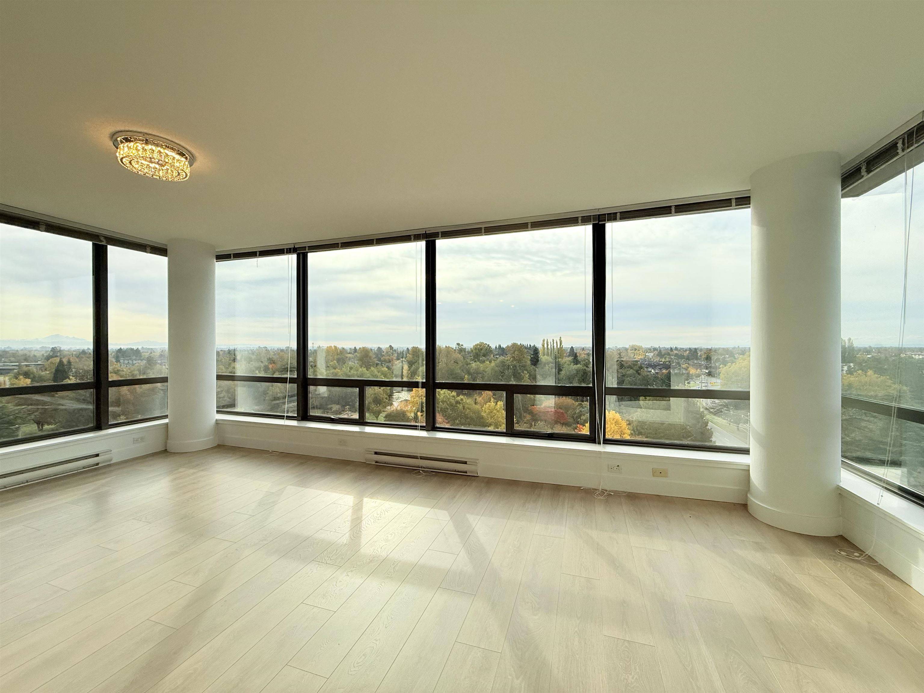 Richmond, BC V6Y 4M1,9188 Cook RD #1301