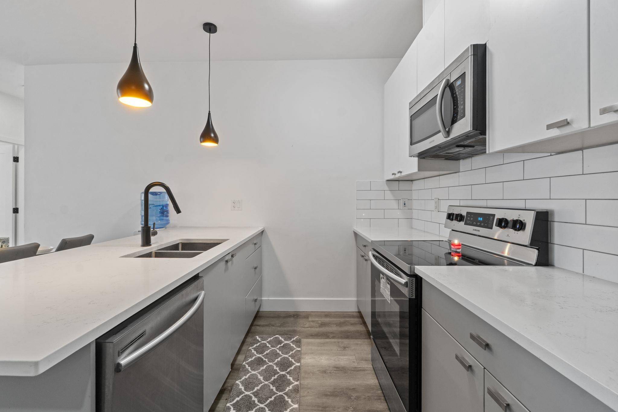 Maple Ridge, BC V2X 4K8,12320 222 ST #PH14