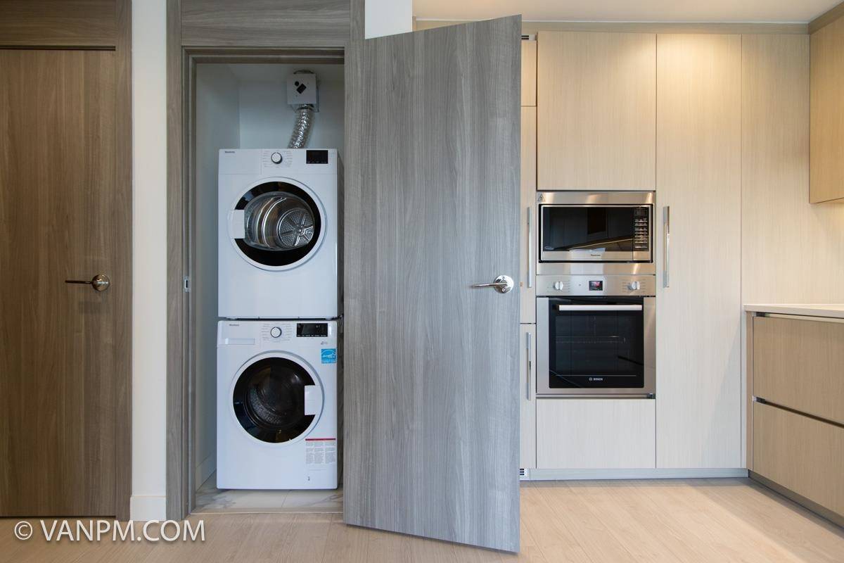 Burnaby, BC V5C 0N1,4880 Lougheed HWY #2306